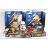 COLLECTION OF ASSORTED STAR WARS MERCHANDISE