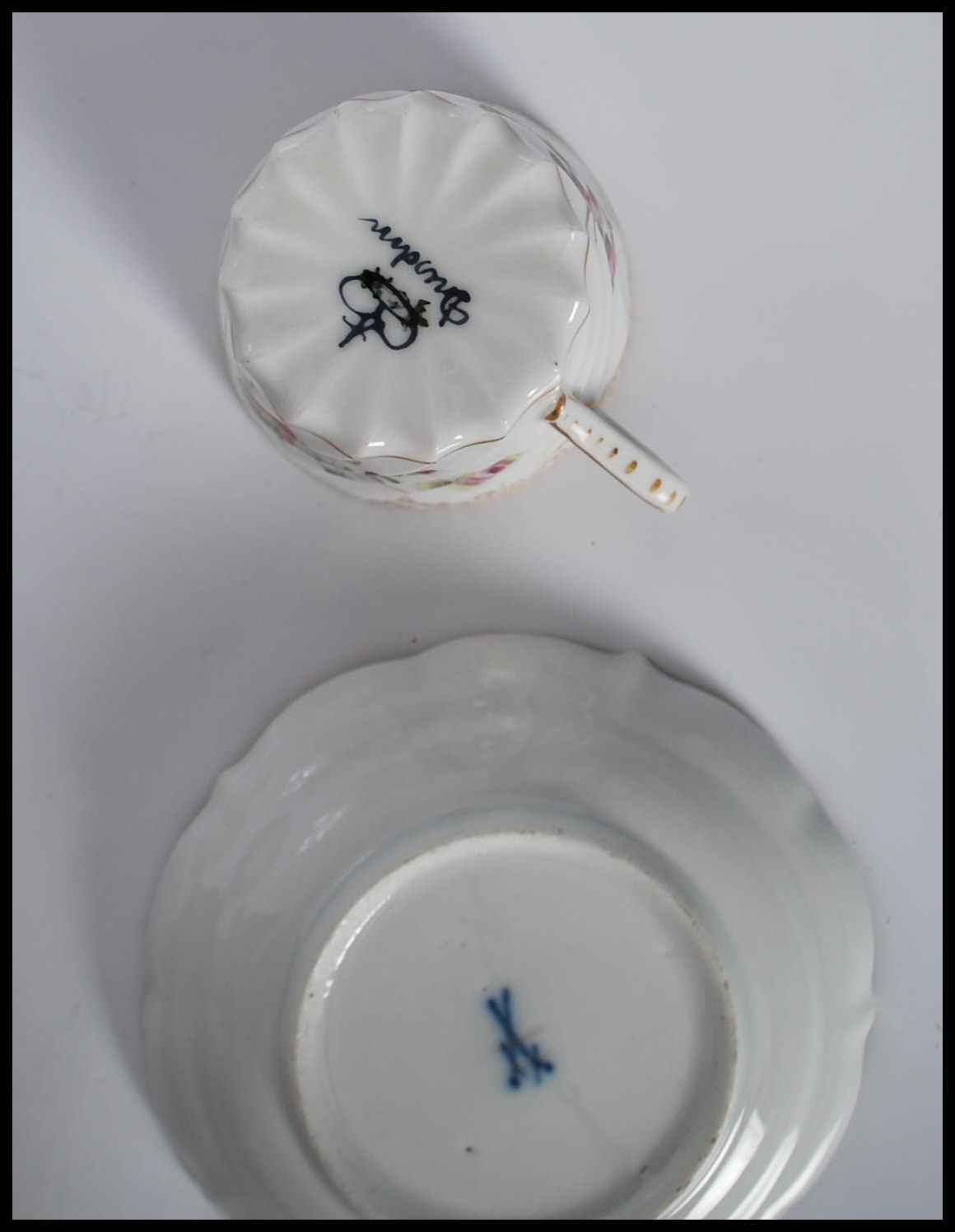 A collection of five late 19th / early 20th Century cabinet cups and saucers to include a hand - Image 16 of 16