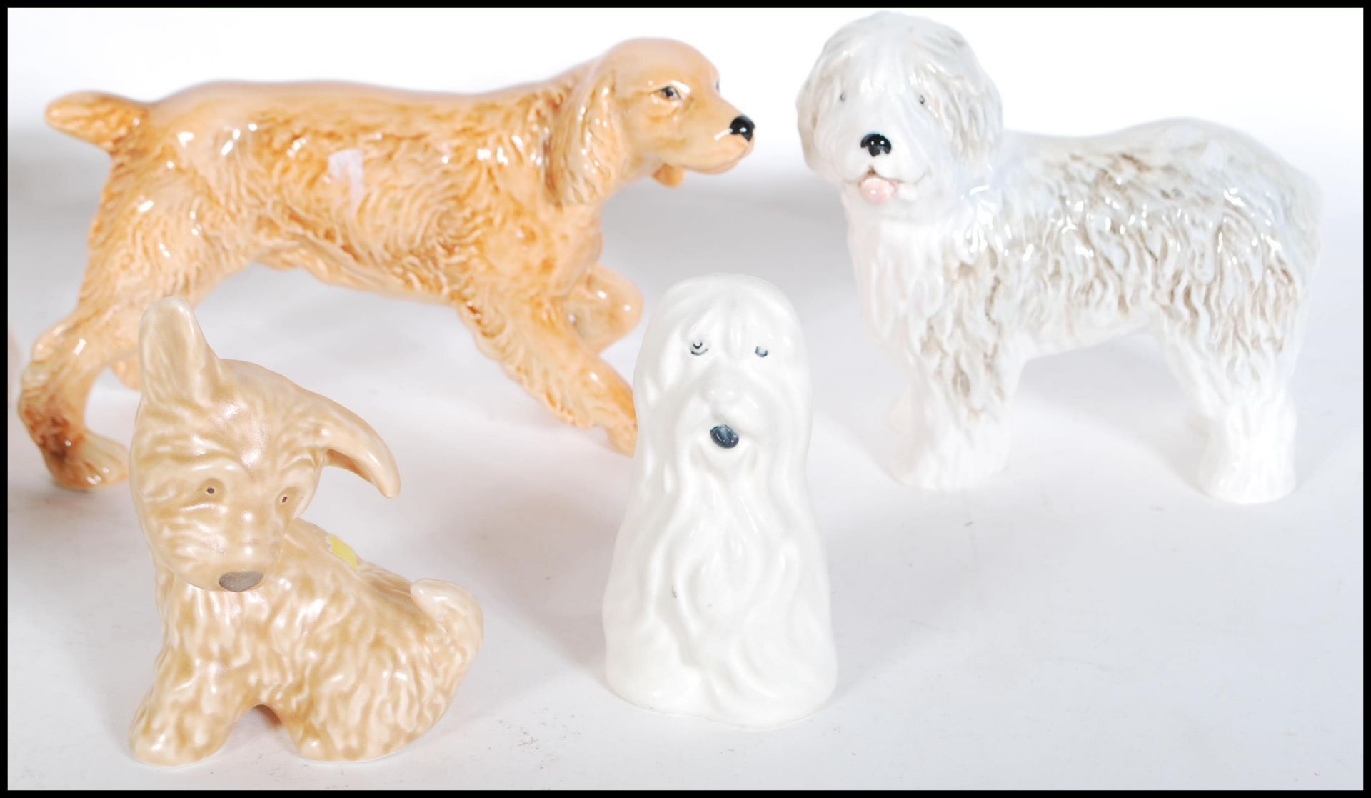 A collection of vintage 20th Century ceramic dog figurines by Sylvac to include a large St Bernard - Bild 5 aus 6