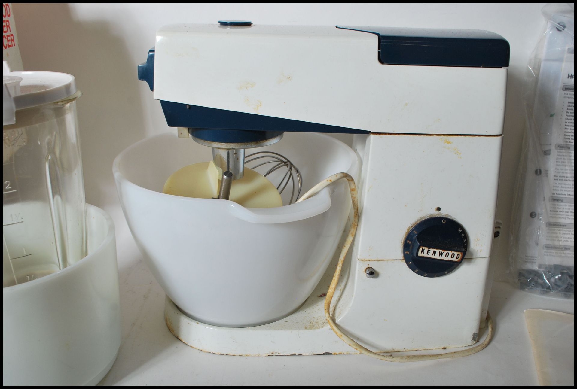 A mid century Kenwood Chef kitchen mixer complete with the K whisk along with other Kenwood - Bild 4 aus 5