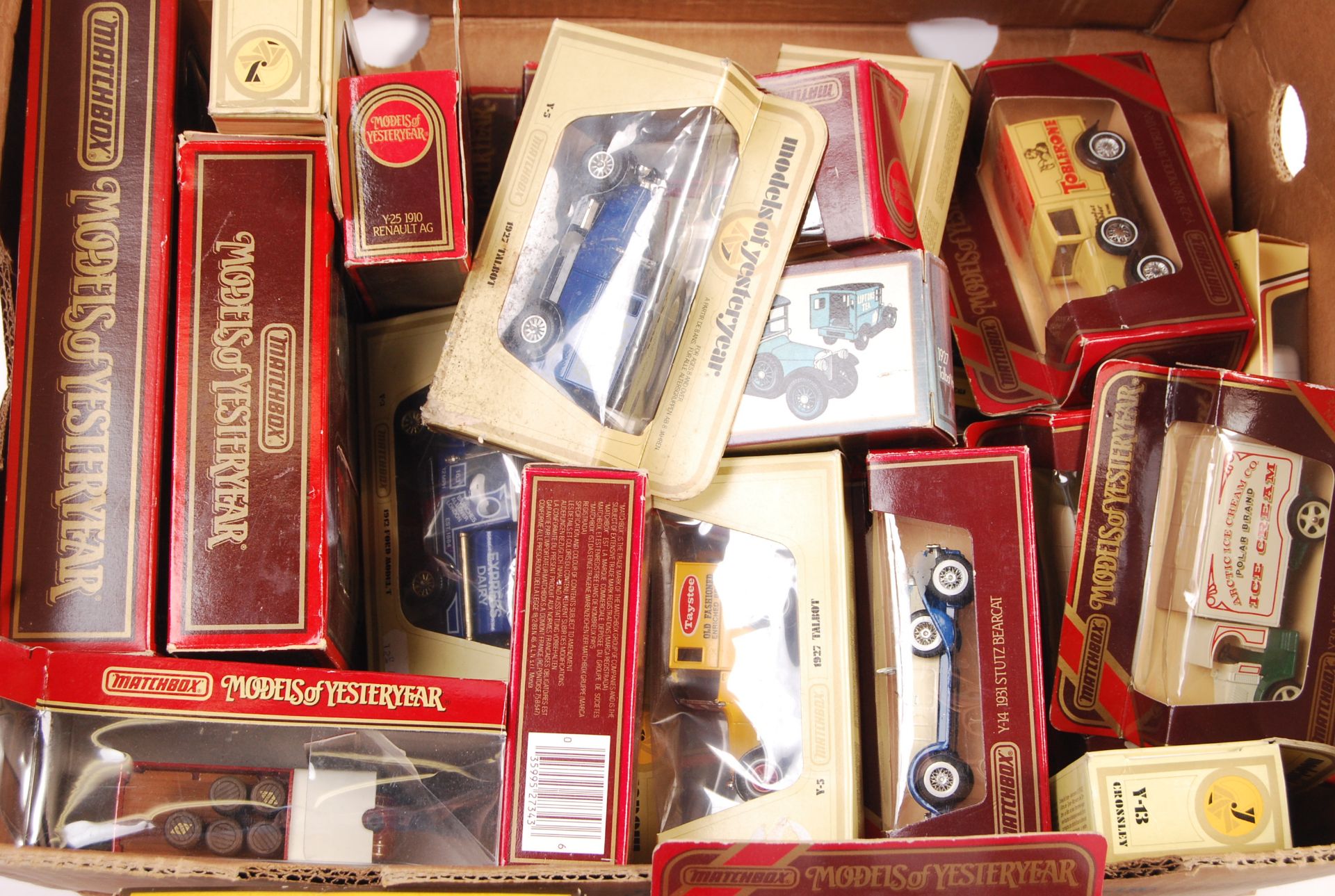 LARGE COLLECTION OF MATCHBOX MODELS OF YESTERYEAR - Bild 2 aus 5