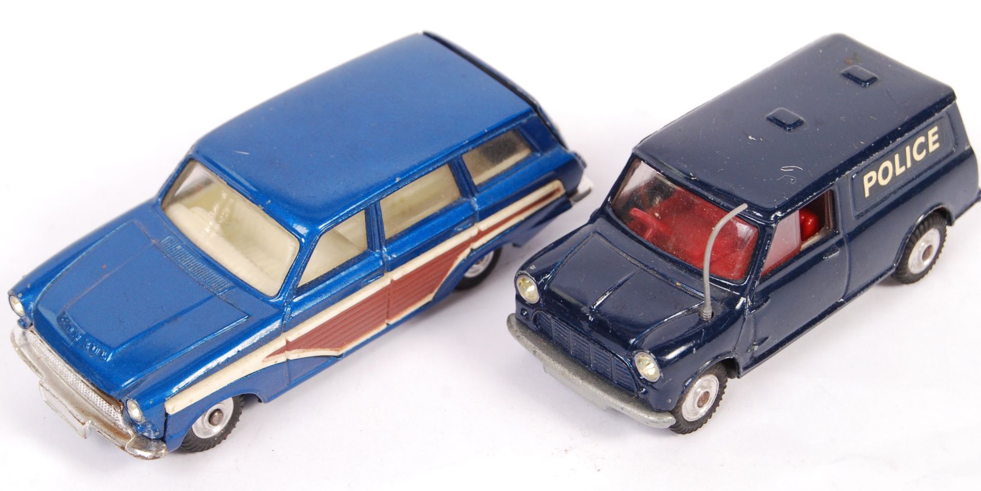 TWO ORIGINAL BOXED 1960'S CORGI TOYS MADE MODELS. - Bild 2 aus 4
