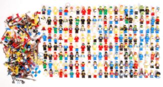 LARGE COLLECTION OF VINTAGE LEGO MINIFIGURES & ACCESSORIES