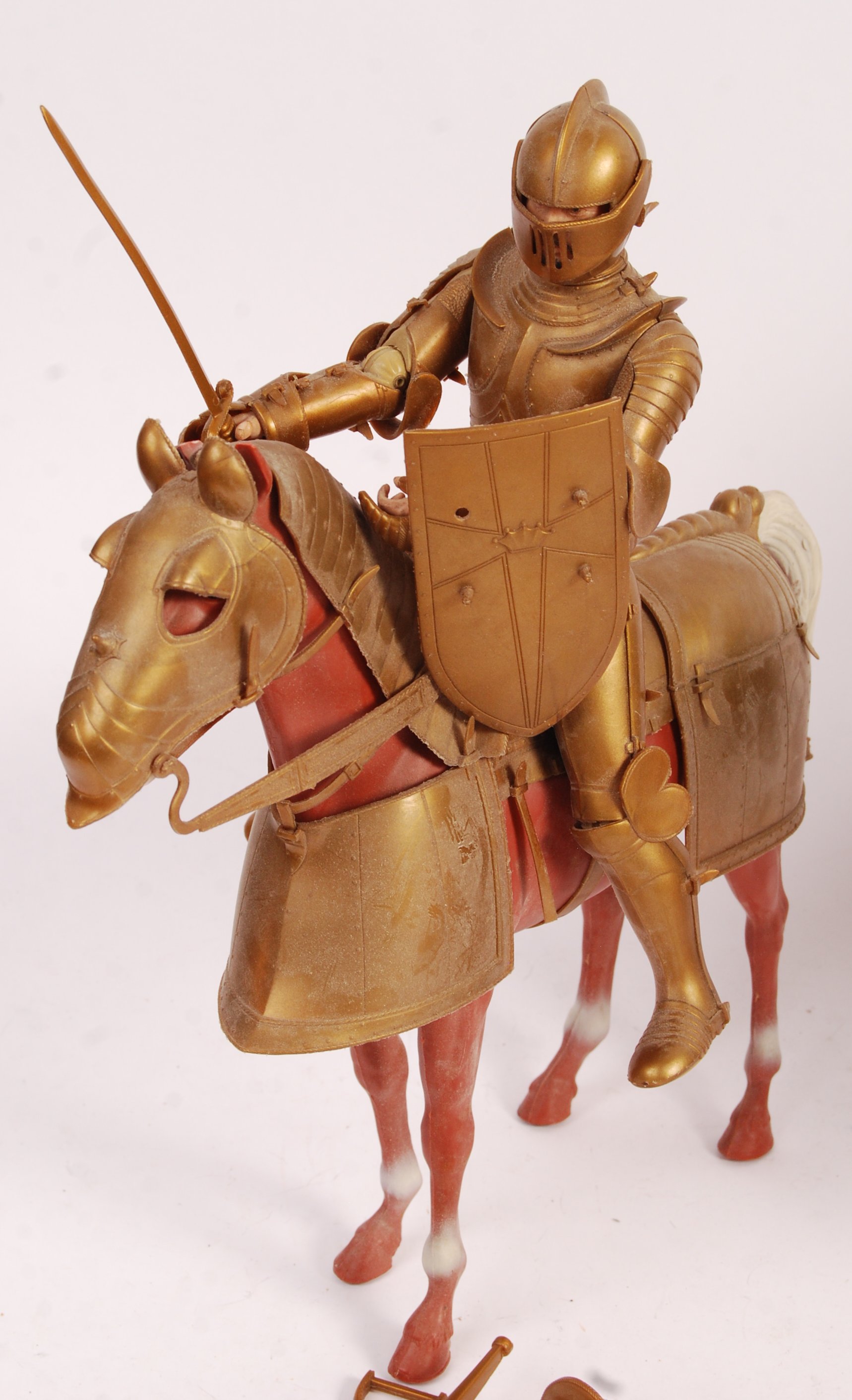 TWO VINTAGE MARX TOYS NOBLE KNIGHTS ON ARMOURED HORSES - Image 2 of 6