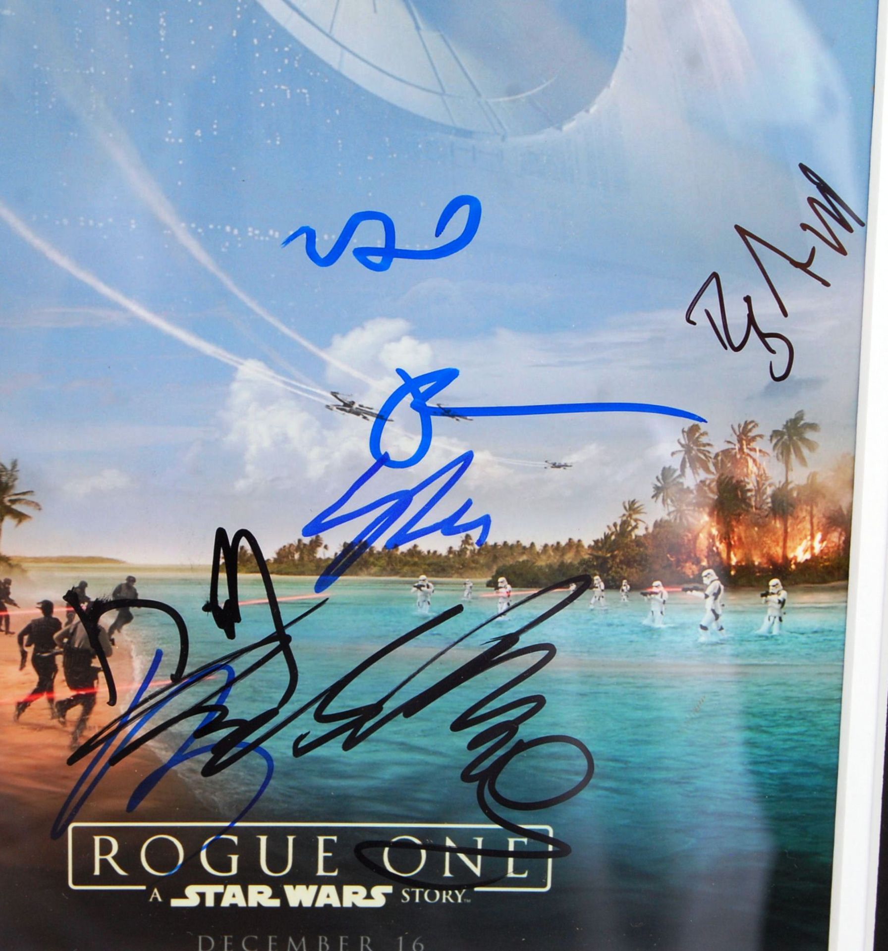 STAR WARS - ROGUE ONE - AMAZING CAST SIGNED AUTOGRAPH PRESENTATION - Bild 2 aus 4