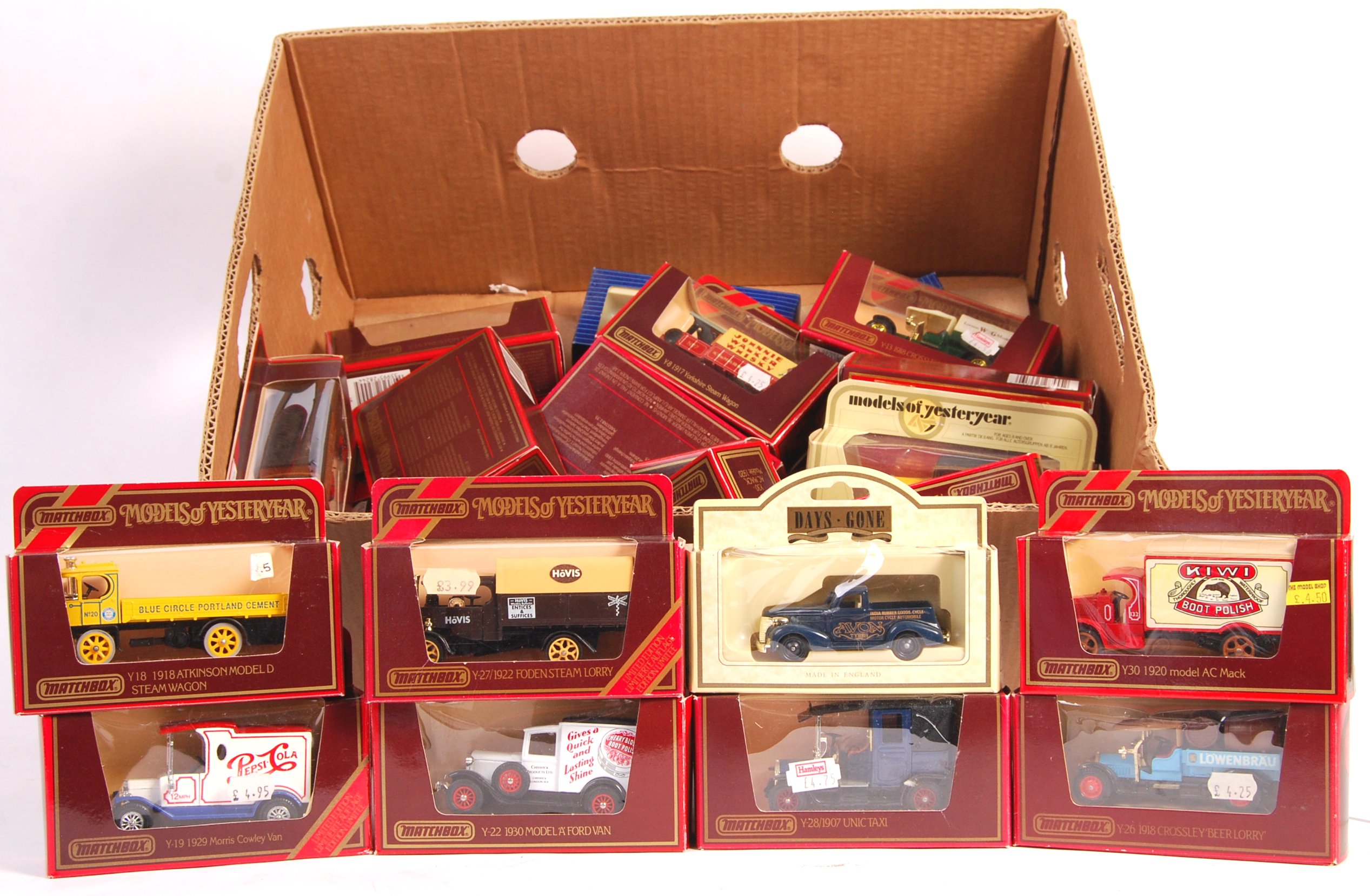 COLLECTION OF ASSORTED BOXED DIECAST MODEL CARS