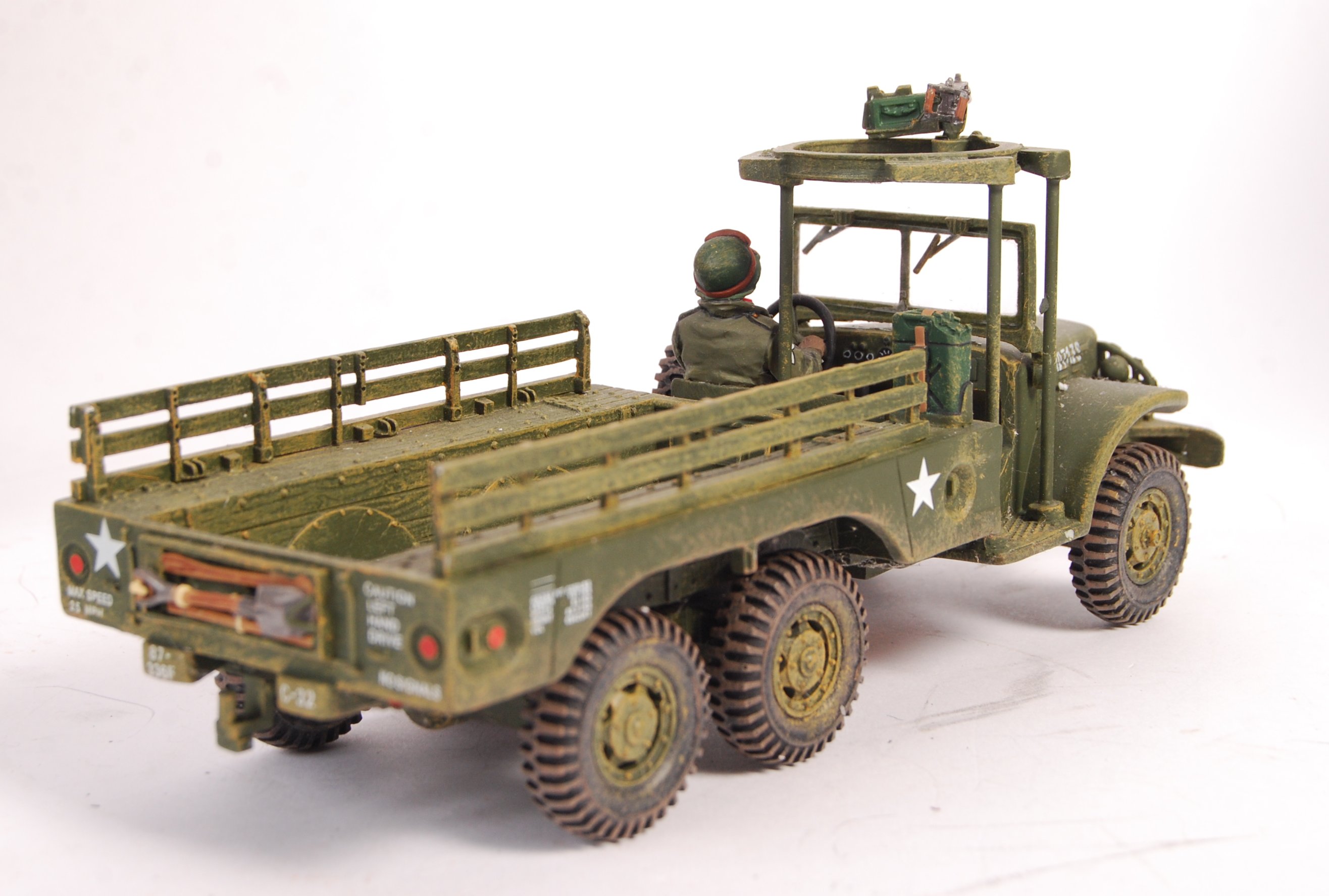 KING & COUNTRY BOXED 1:30 SCALE MODEL BATTLE OF THE BULGE VEHICLE - Image 5 of 6