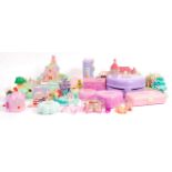 COLLECTION OF VINTAGE POLLY POCKET FIGURES AND PLA
