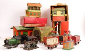 COLLECTION OF ASSORTED HORNBY 0 GAUGE MODEL RAILWAY ITEMS