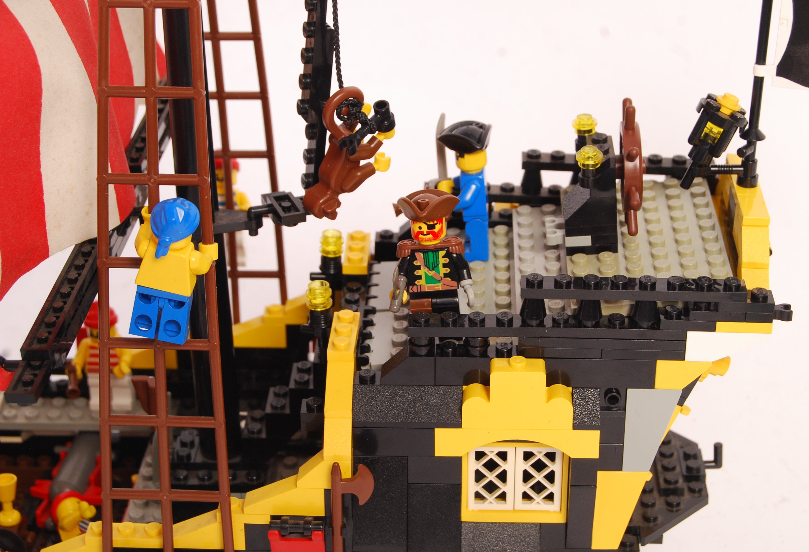 RARE LEGO LEGOLAND PIRATES ' BLACK SEAS BARRACUDA ' SHIP - Image 3 of 6