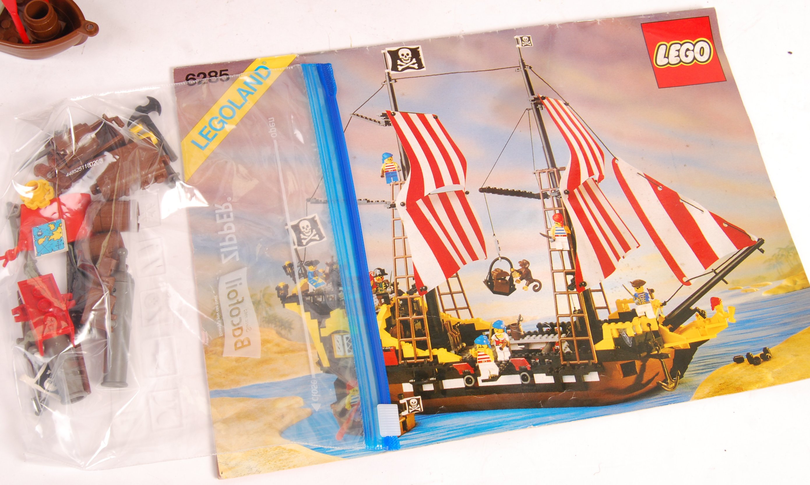 RARE LEGO LEGOLAND PIRATES ' BLACK SEAS BARRACUDA ' SHIP - Image 5 of 6