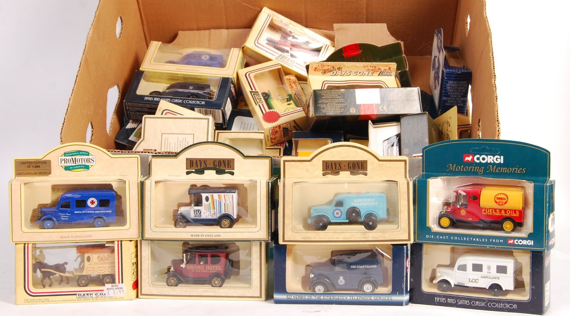 COLLECTION OF ASSORTED BOXED DIECAST MODEL VEHICLES