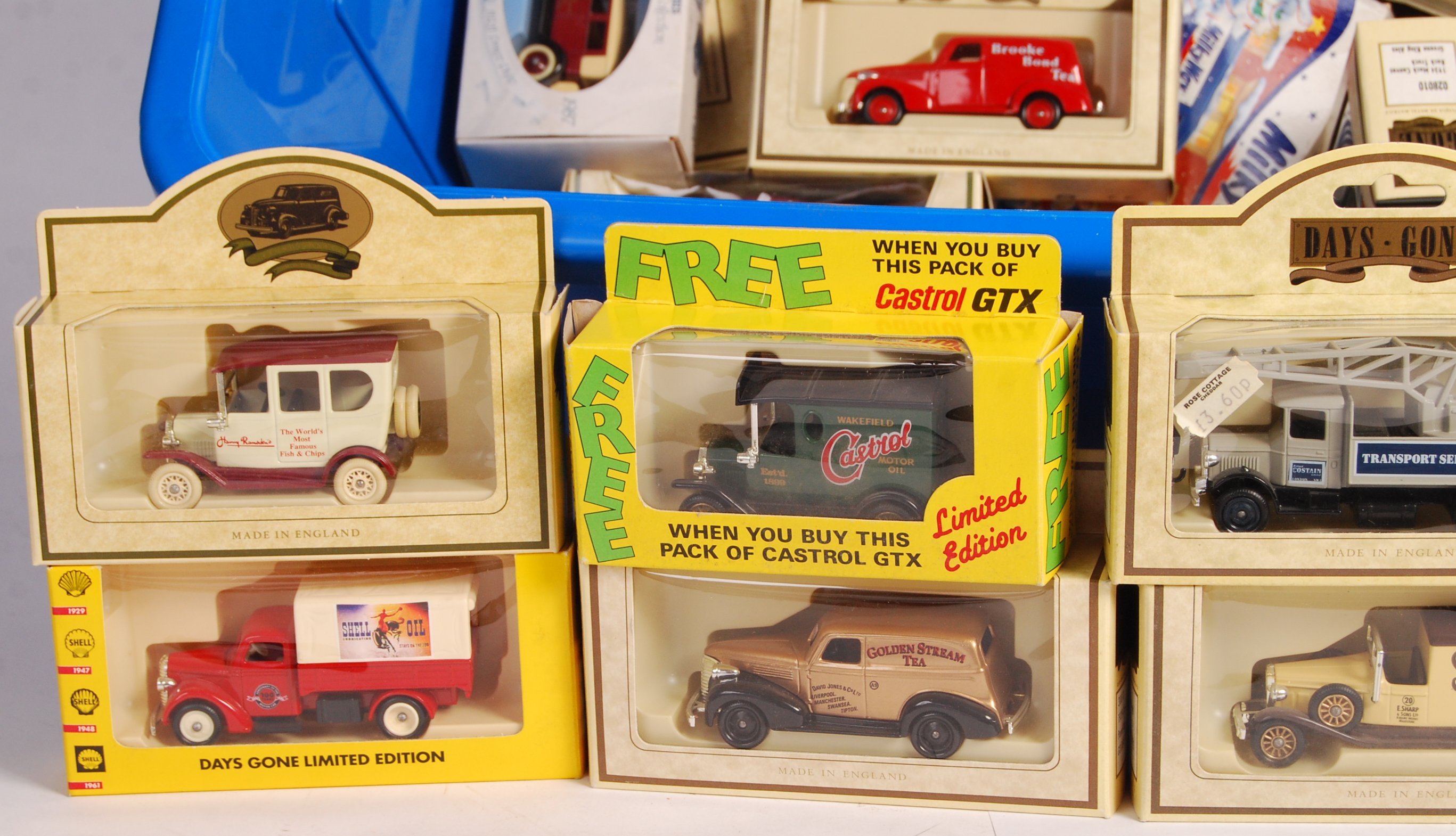 COLLECTION OF ASSORTED BOXED DIECAST - LLEDO, VANGUARDS ETC - Image 3 of 4