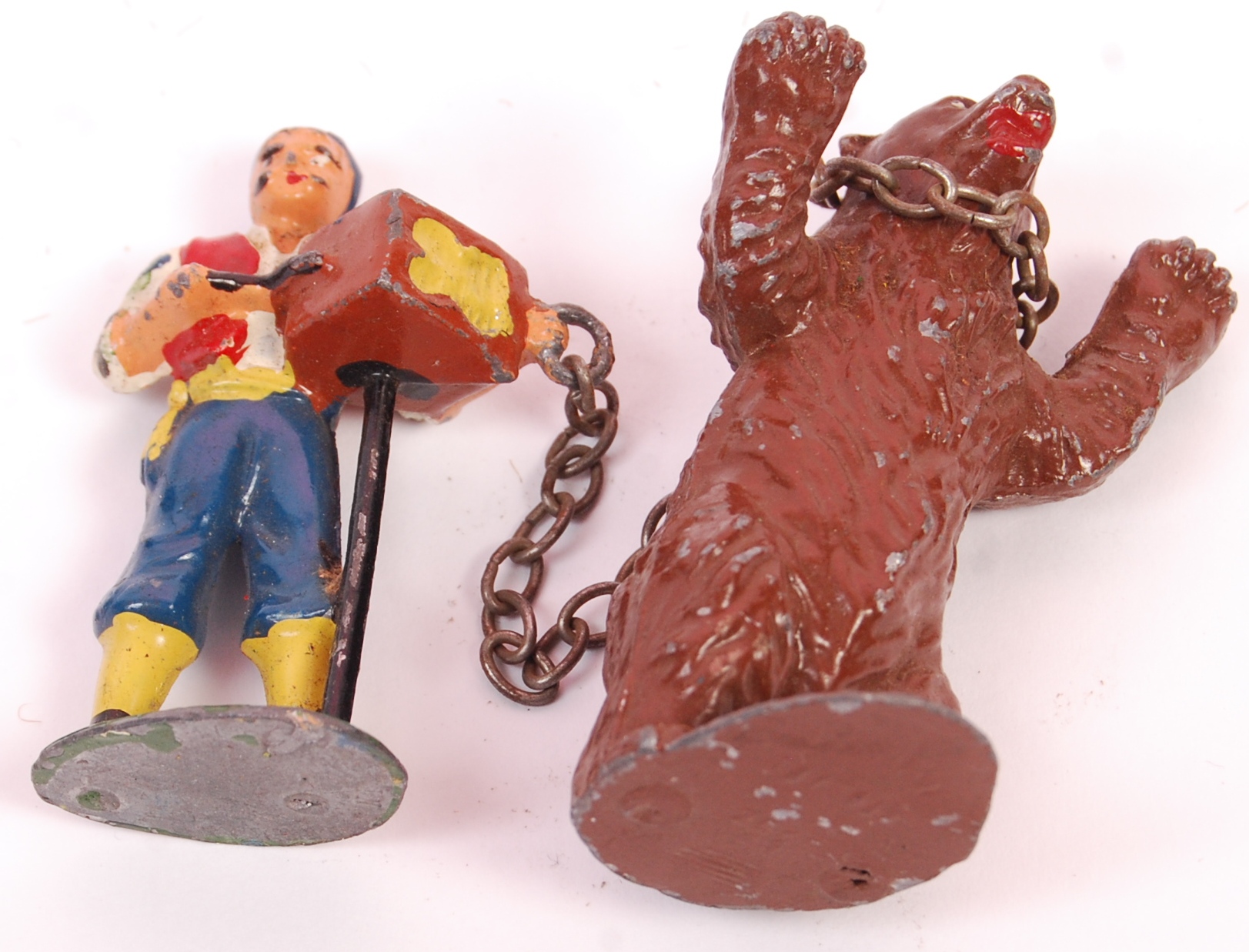 RARE VINTAGE TIMPO ' GYPSY ORGAN GRINDER & DANCING BEAR ' LEAD FIGURES - Image 4 of 5