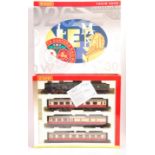 HORNBY 00 GAUGE WESTERN REGION EXPRESS PASSENGER TRAIN PACK