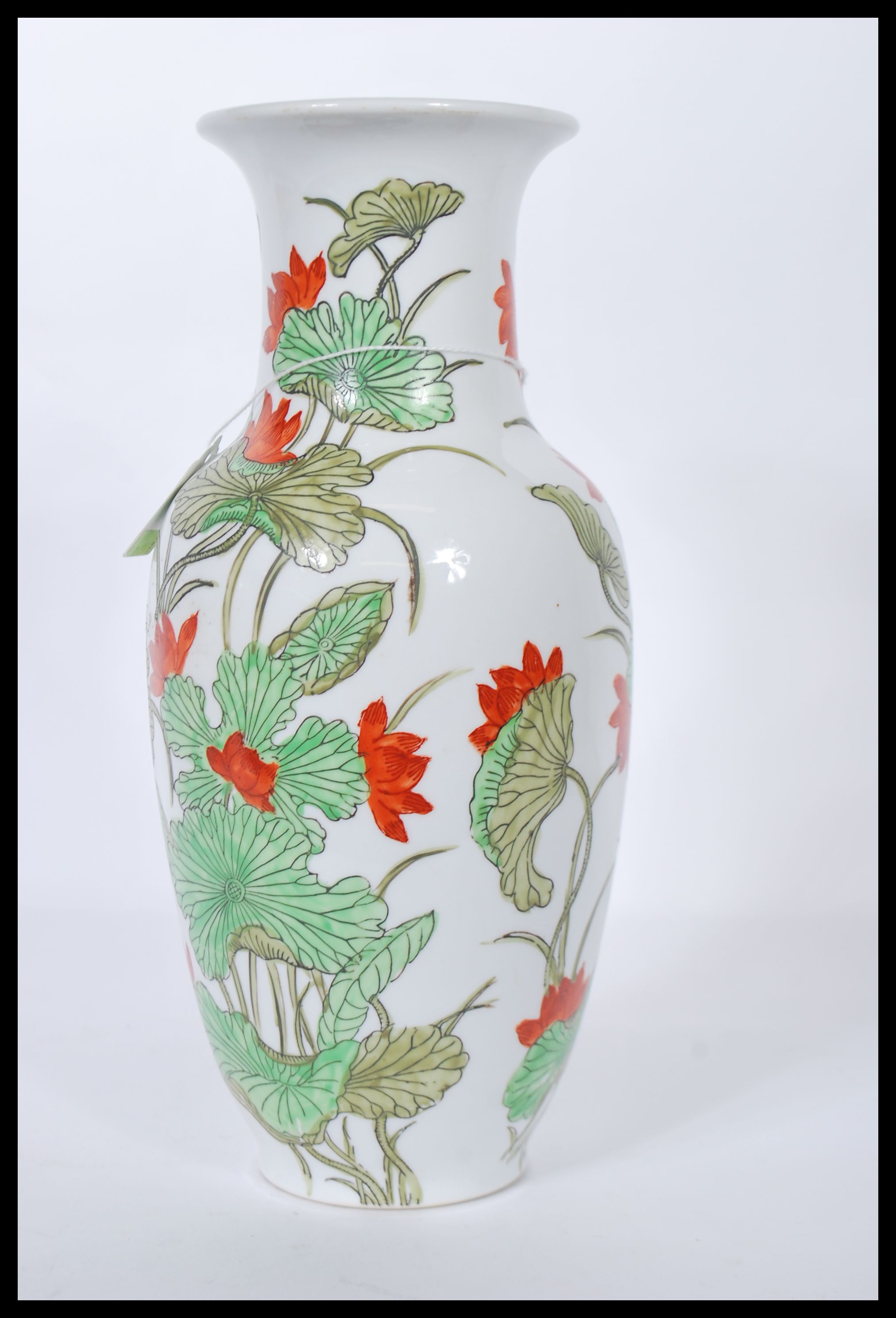 A early 20th Chinese porcelain vase being of taper - Image 2 of 7