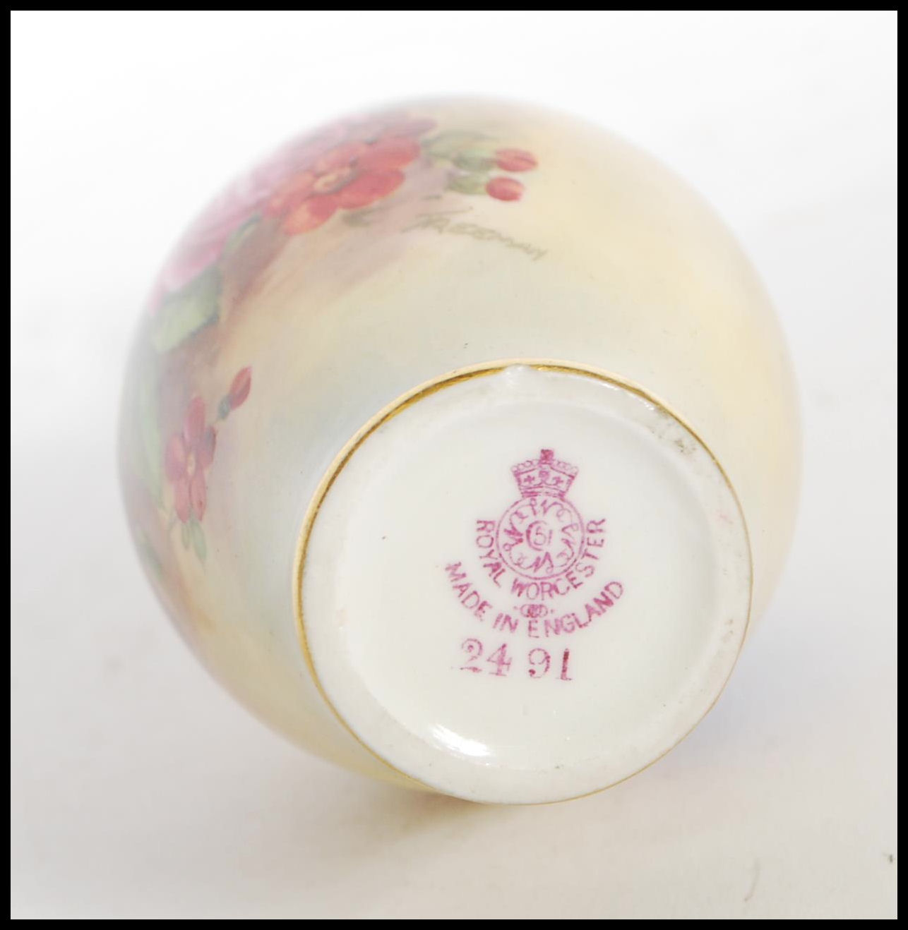 A mid 20th Century J Freeman for Royal Worcester s - Image 6 of 7