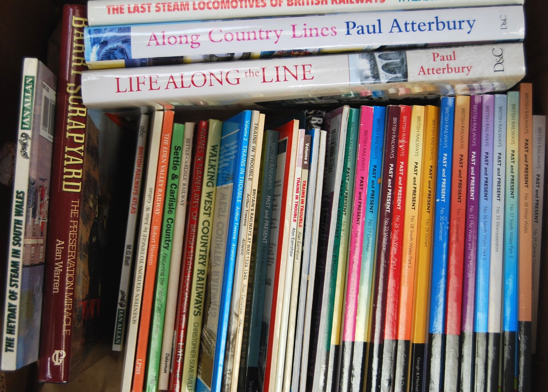 COLLECTION OF VINTAGE TRAIN BOOKS