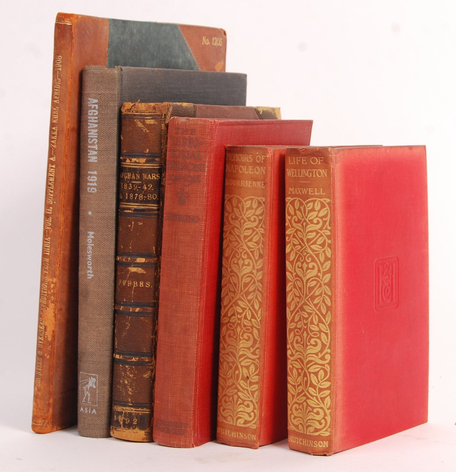 ASSORTED 19TH / 20TH CENTURY HARDBACK MILITARY RELATED BOOKS