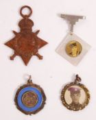 COLLECTION OF WWI MEDALS AND SWEETHEART JEWELLERY