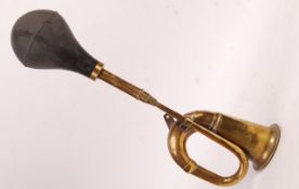 EARLY 20TH CENTURY BRASS CAR HORN WITH RUBBER END