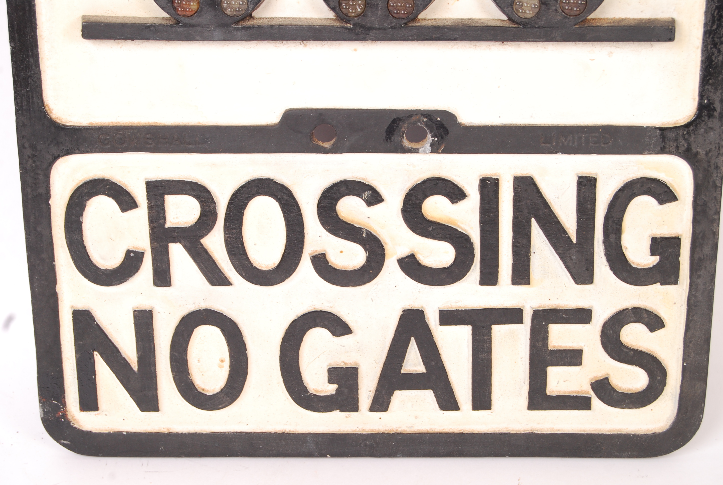 RARE ORIGINAL LOCAL INTEREST ' CROSSING NO GATES ' ROAD SIGN - Image 4 of 5