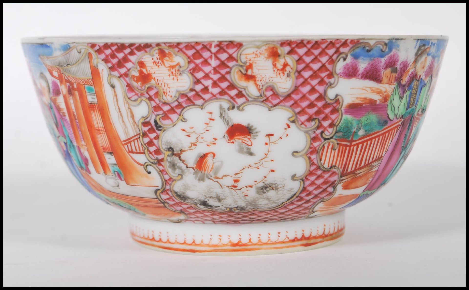 A late 19th Century Chinese bowl having hand painted and enamel figures in a courtyard scenes and - Bild 2 aus 6