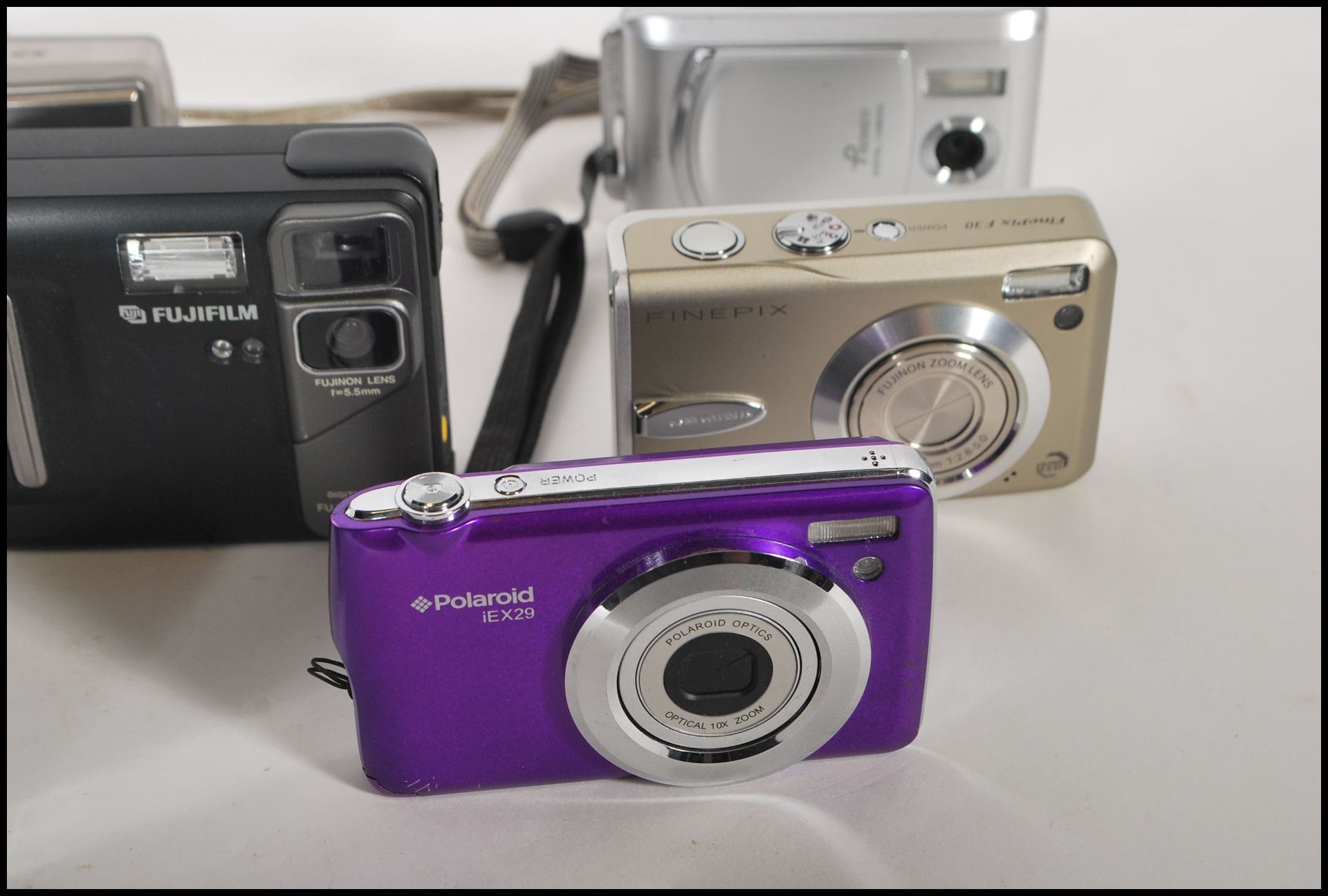 A collection of digital cameras to include makes from Fuji, Lumicorn, Premier, Konica, Polaroid, - Bild 8 aus 10