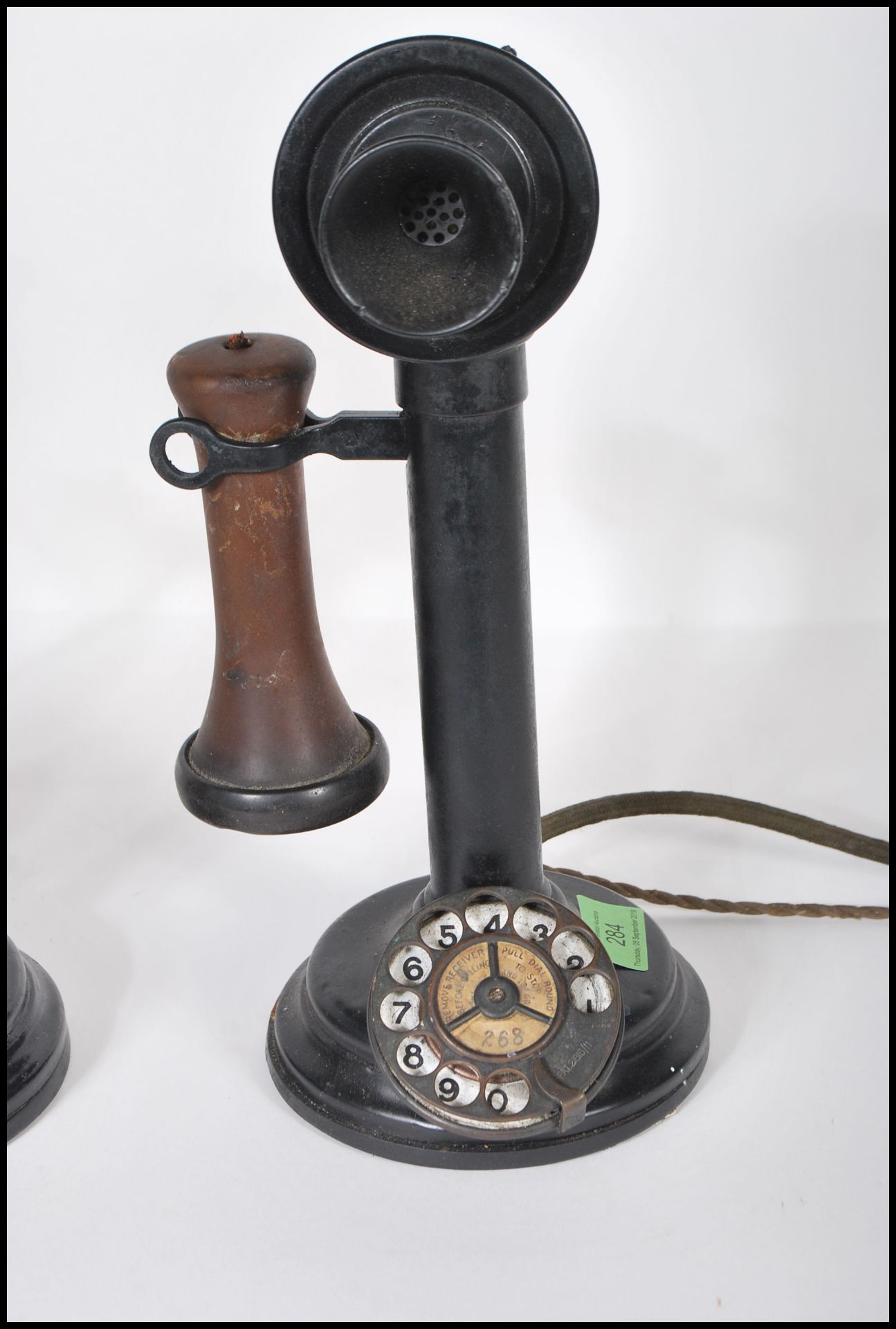 A pair of early 20th Century vintage automatic stick telephones constructed from ebonised cast - Bild 3 aus 5