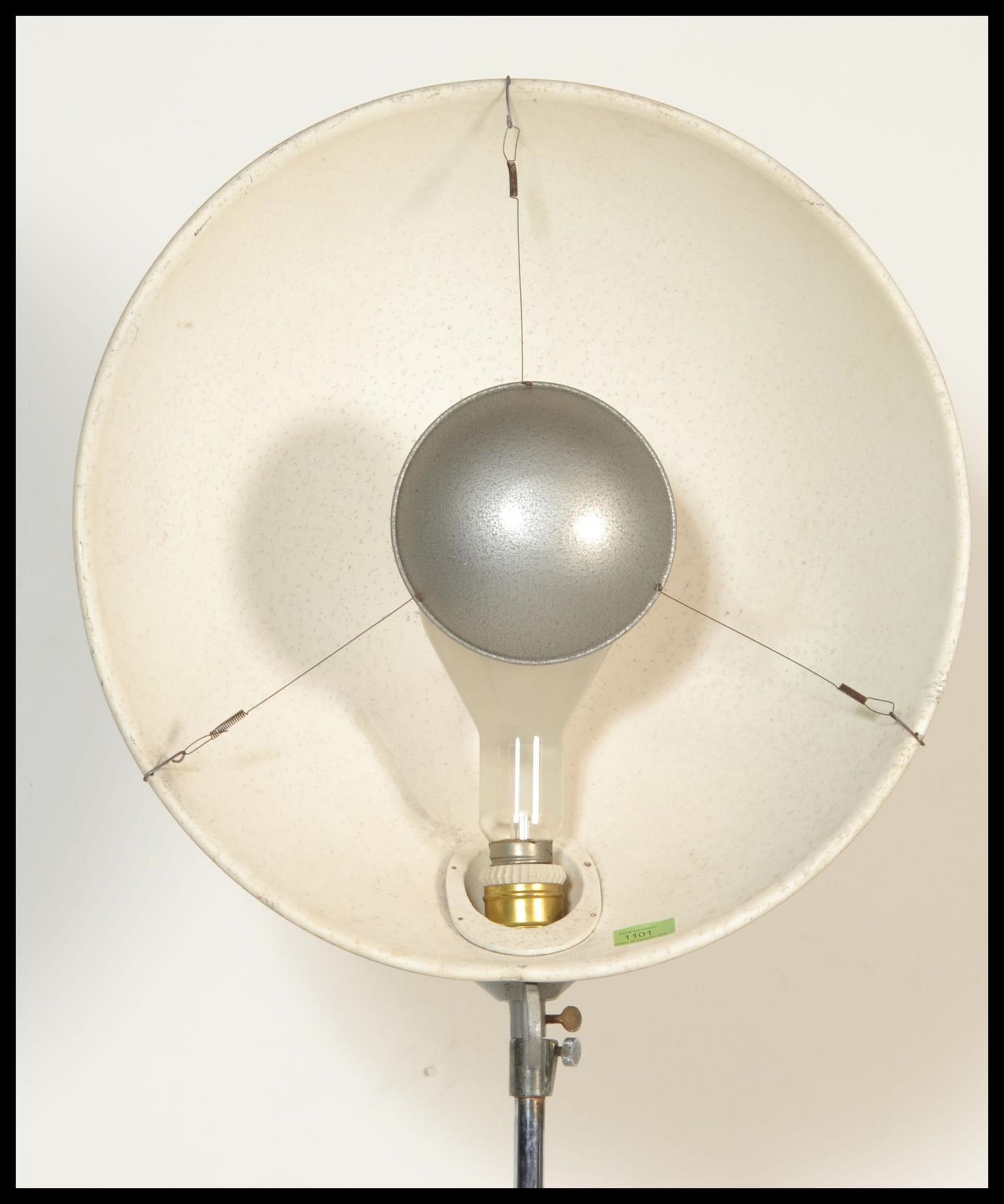 A retro mid 20th Century floor standing film / photography lamp light by Malham. Model SE23. - Image 2 of 5