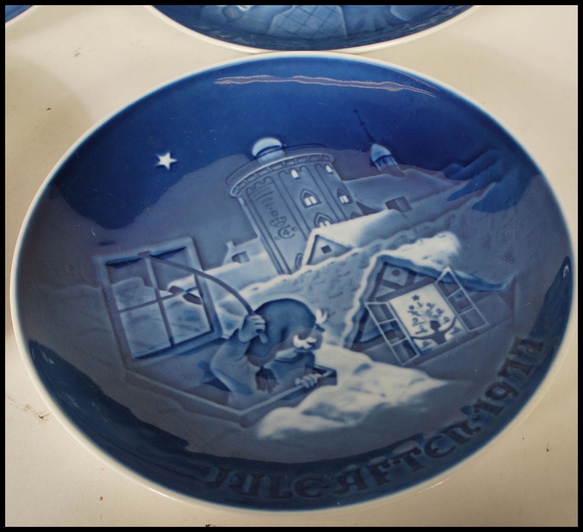 A group of ten B&G Limited edition blue and white annual Christmas plates dating from 1973 - - Bild 5 aus 7