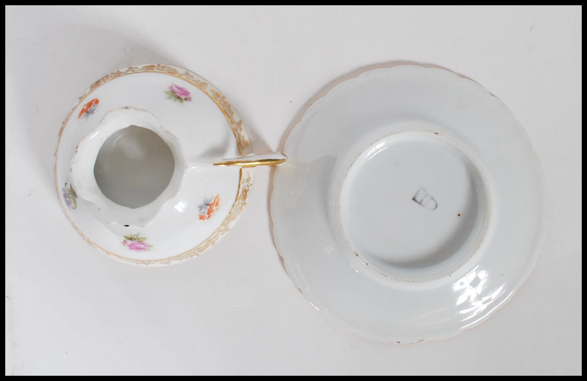 A collection of 19th Century Austrian porcelain bone china cabinet cups and saucers comprising an - Bild 9 aus 19