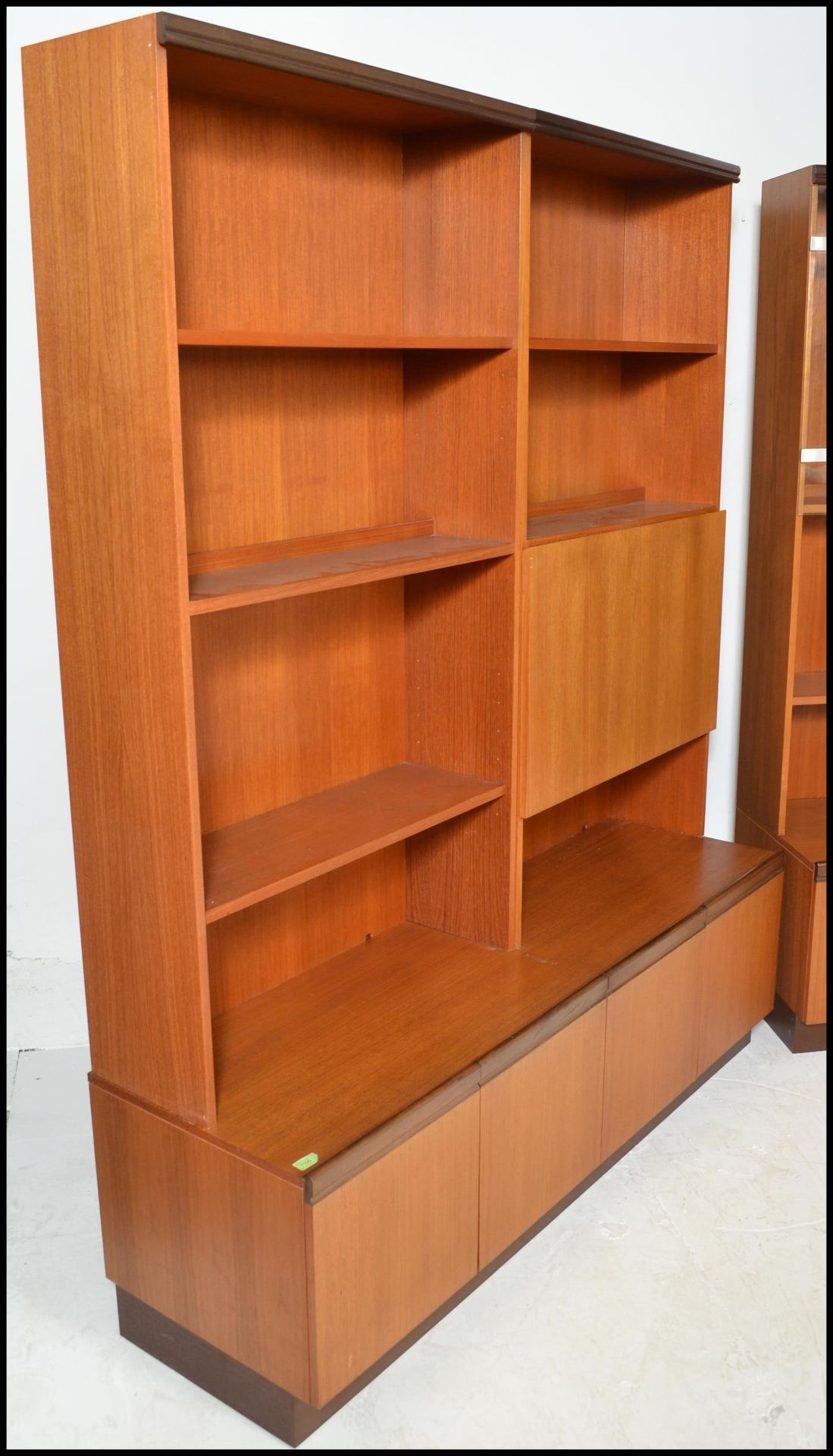 A good retro 20th Century G-Plan modular four section teak wood retro sideboard cabinet bookcase - Bild 3 aus 8