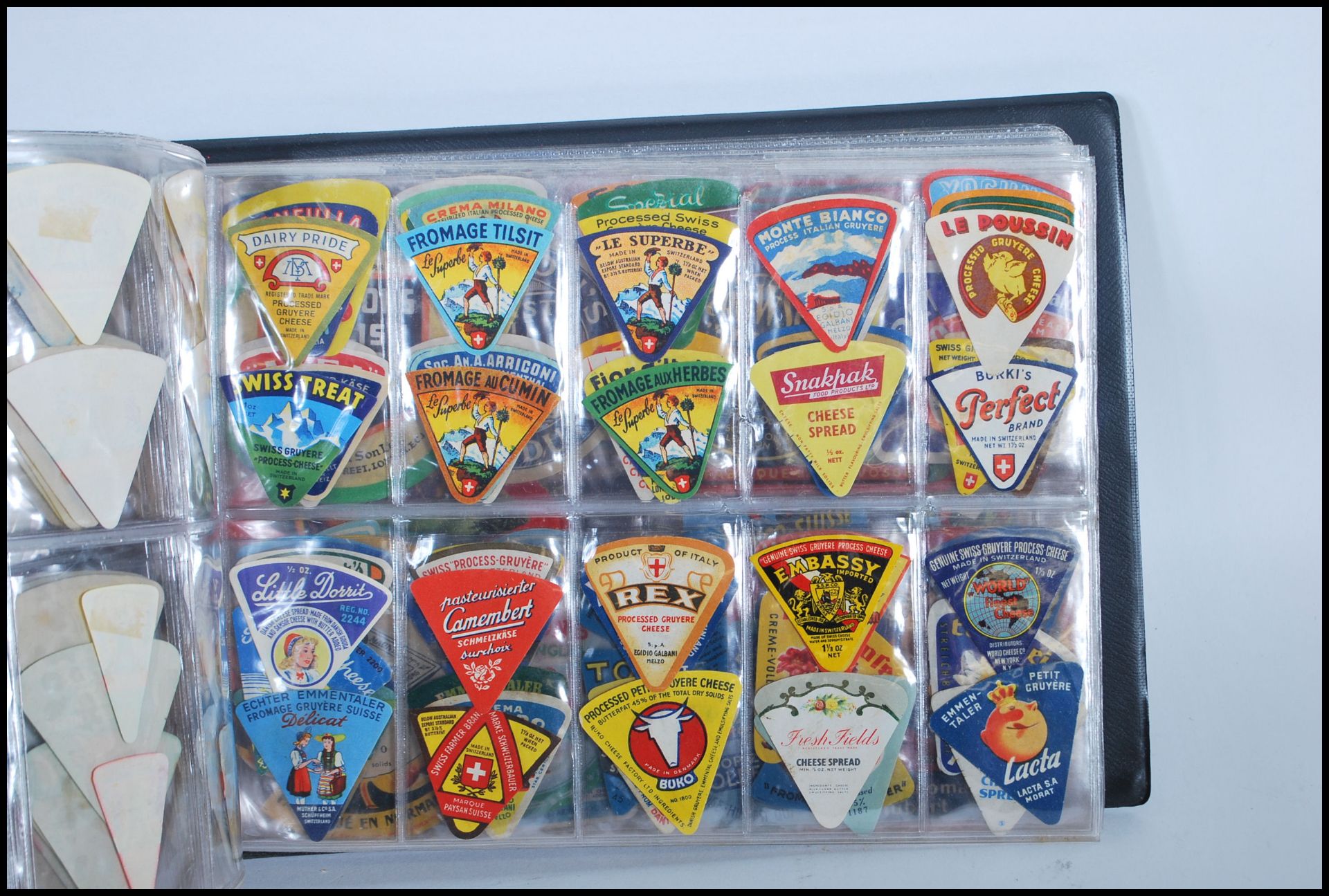 A vast collection of vintage 20th Century Cheese Labels from across Europe and England to include - Bild 11 aus 17