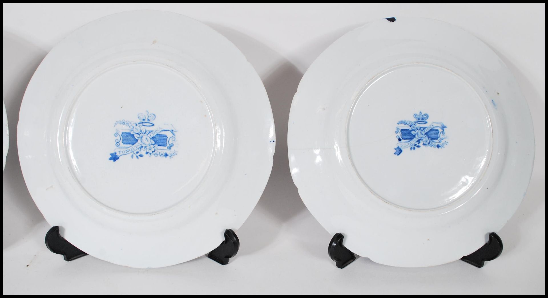 A group of four 19th Century Georgian Staffordshire Tonquin Oriental style ironstone plates having - Bild 4 aus 6