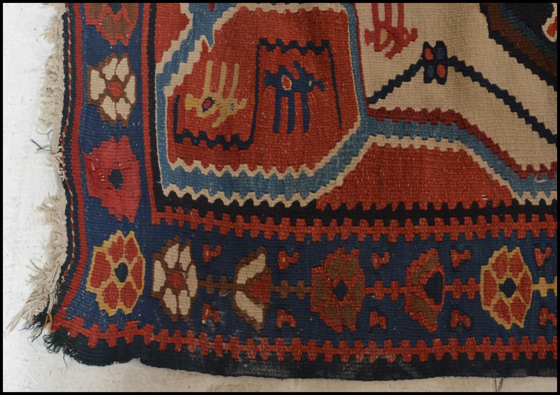 A 20th Century Persian Islamic multi coloured Kelim / Kilim woven floor rug having central medalon - Bild 5 aus 6