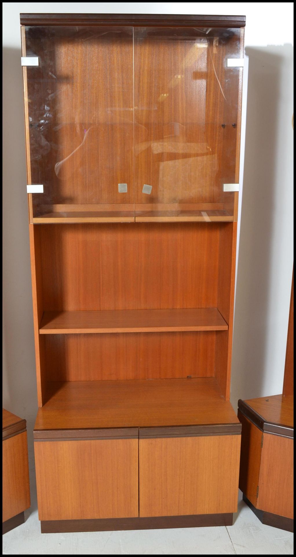 A good retro 20th Century G-Plan modular four section teak wood retro sideboard cabinet bookcase - Bild 4 aus 8