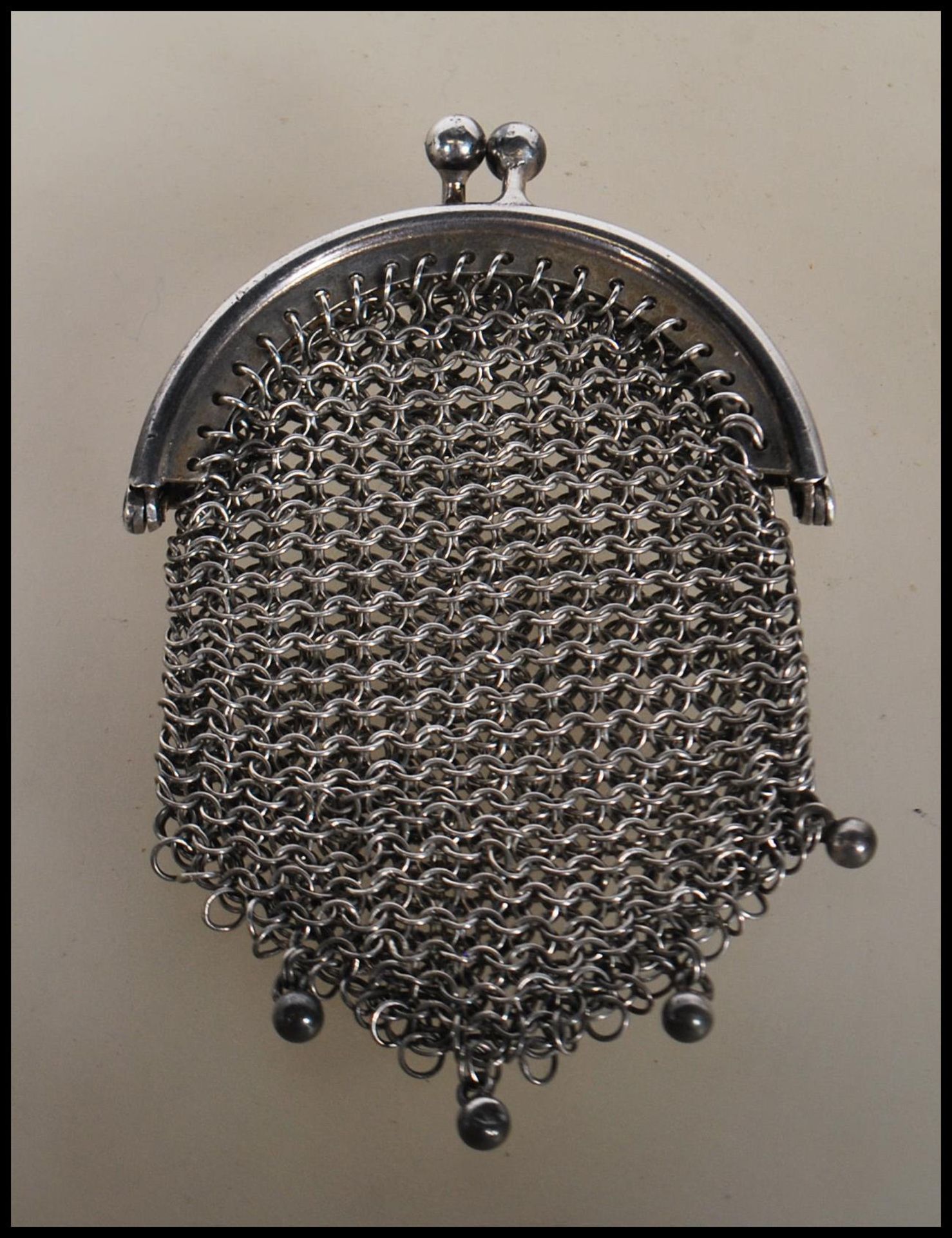 A stamped 935 continental silver penny / coin purse having a chain link body with purse clasp to the - Bild 5 aus 6