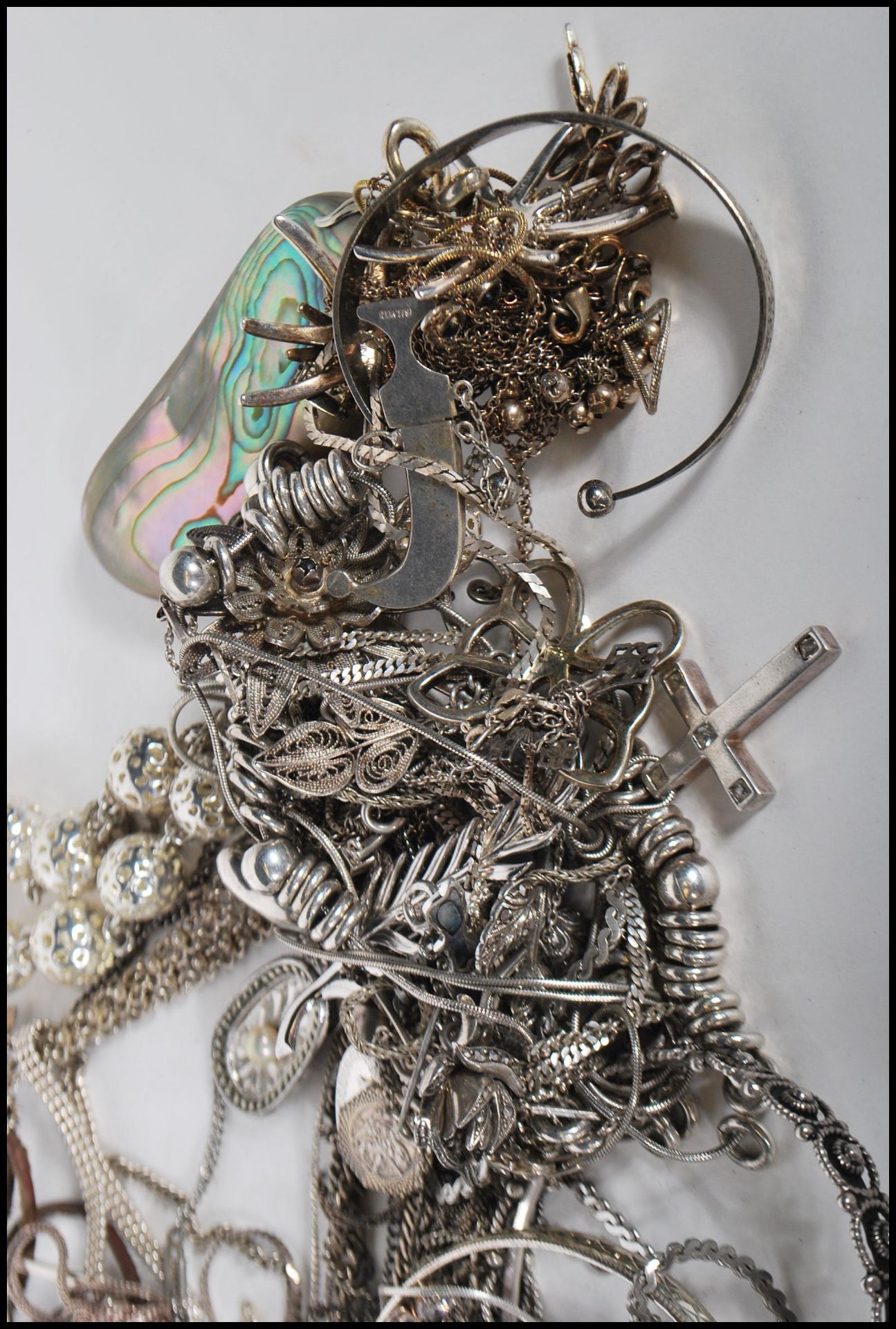 A large collection of silver and silver white metal jewellery to include a good selection of - Bild 8 aus 9