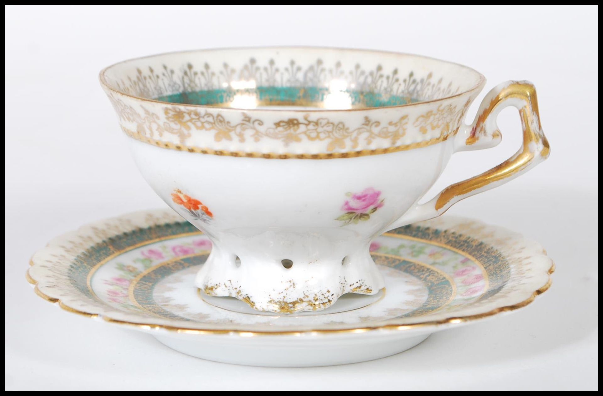 A collection of 19th Century Austrian porcelain bone china cabinet cups and saucers comprising an - Bild 10 aus 19