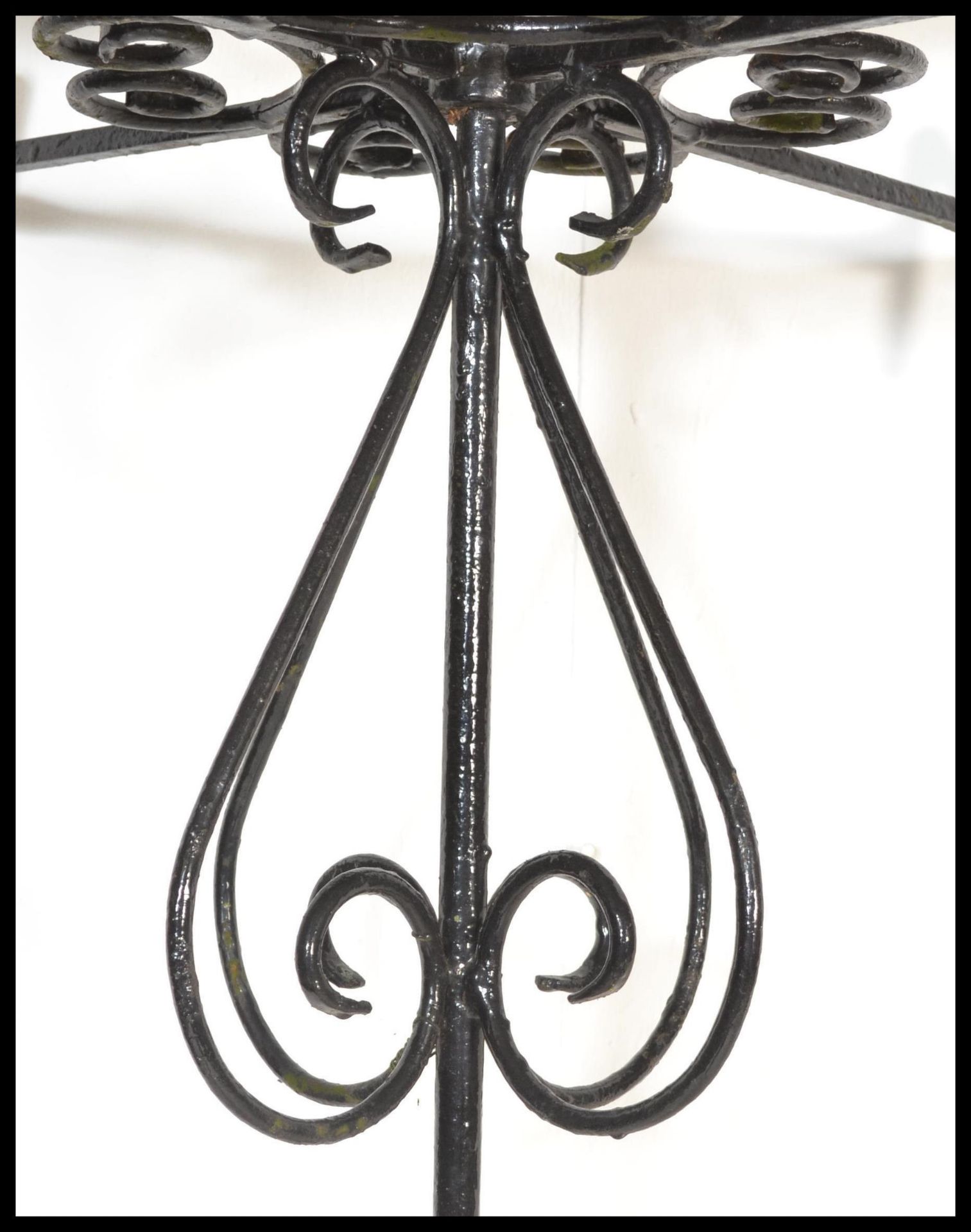 A early 20th Century cast iron weather vane having scroll work to body with cockerel, moon and sun - Bild 3 aus 7