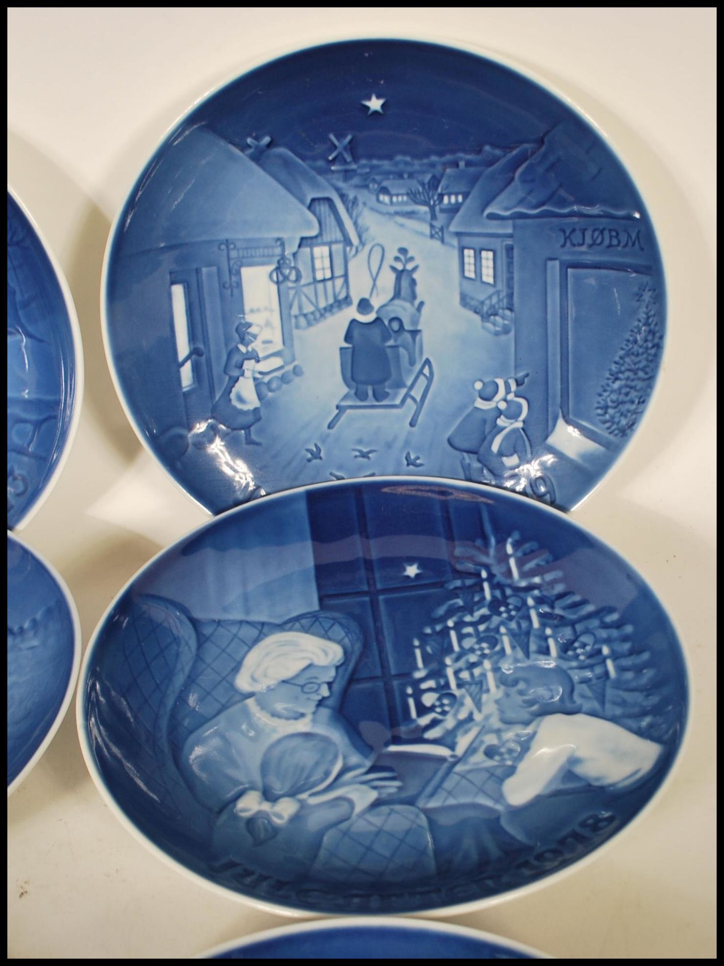 A group of ten B&G Limited edition blue and white annual Christmas plates dating from 1973 - - Bild 4 aus 7