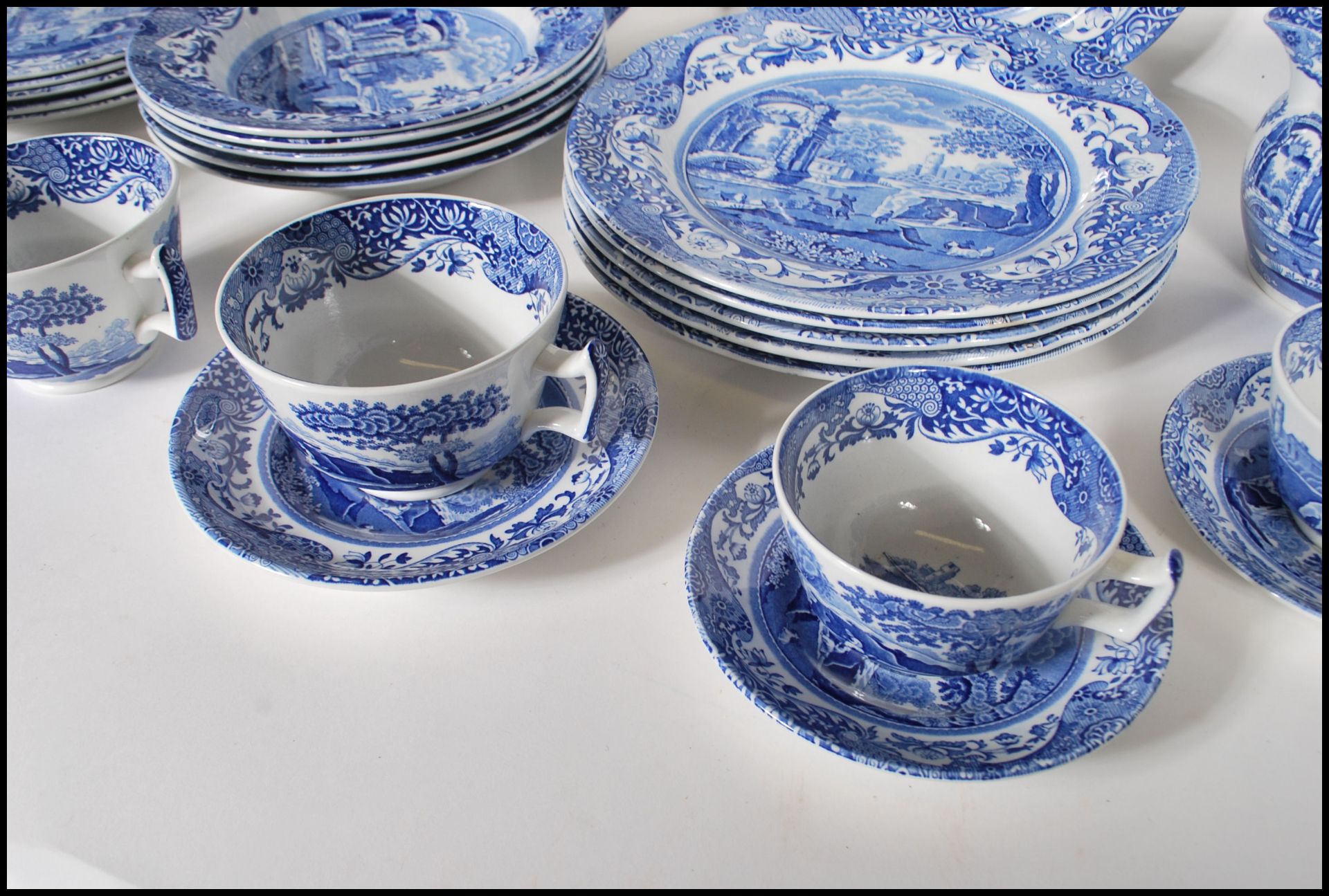 A quantity of 20th Century blue and white printed Spode Italian pattern china wares comprising of - Bild 6 aus 9