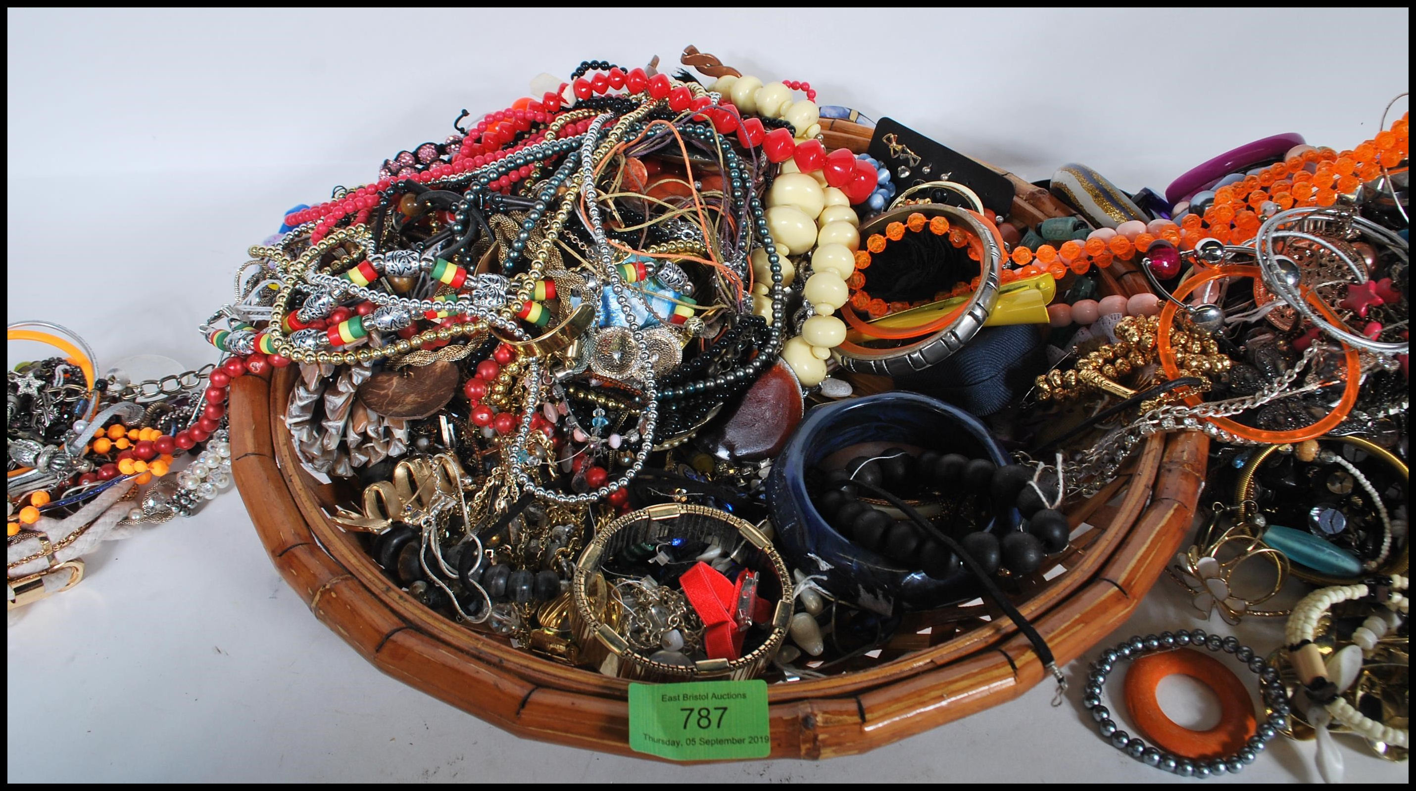 A collection of vintage and contemporary costume jewellery to include bracelets, bangles, necklaces, - Image 4 of 4