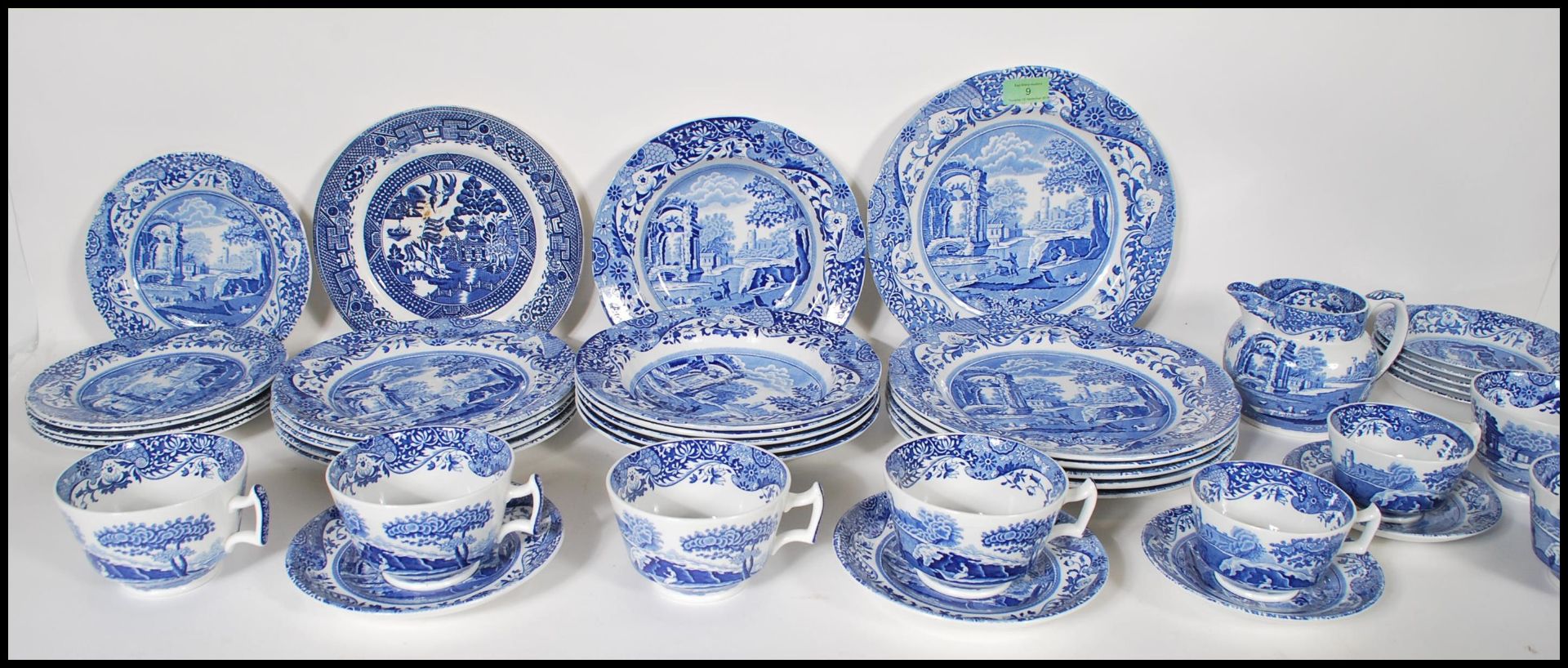 A quantity of 20th Century blue and white printed Spode Italian pattern china wares comprising of - Bild 2 aus 9