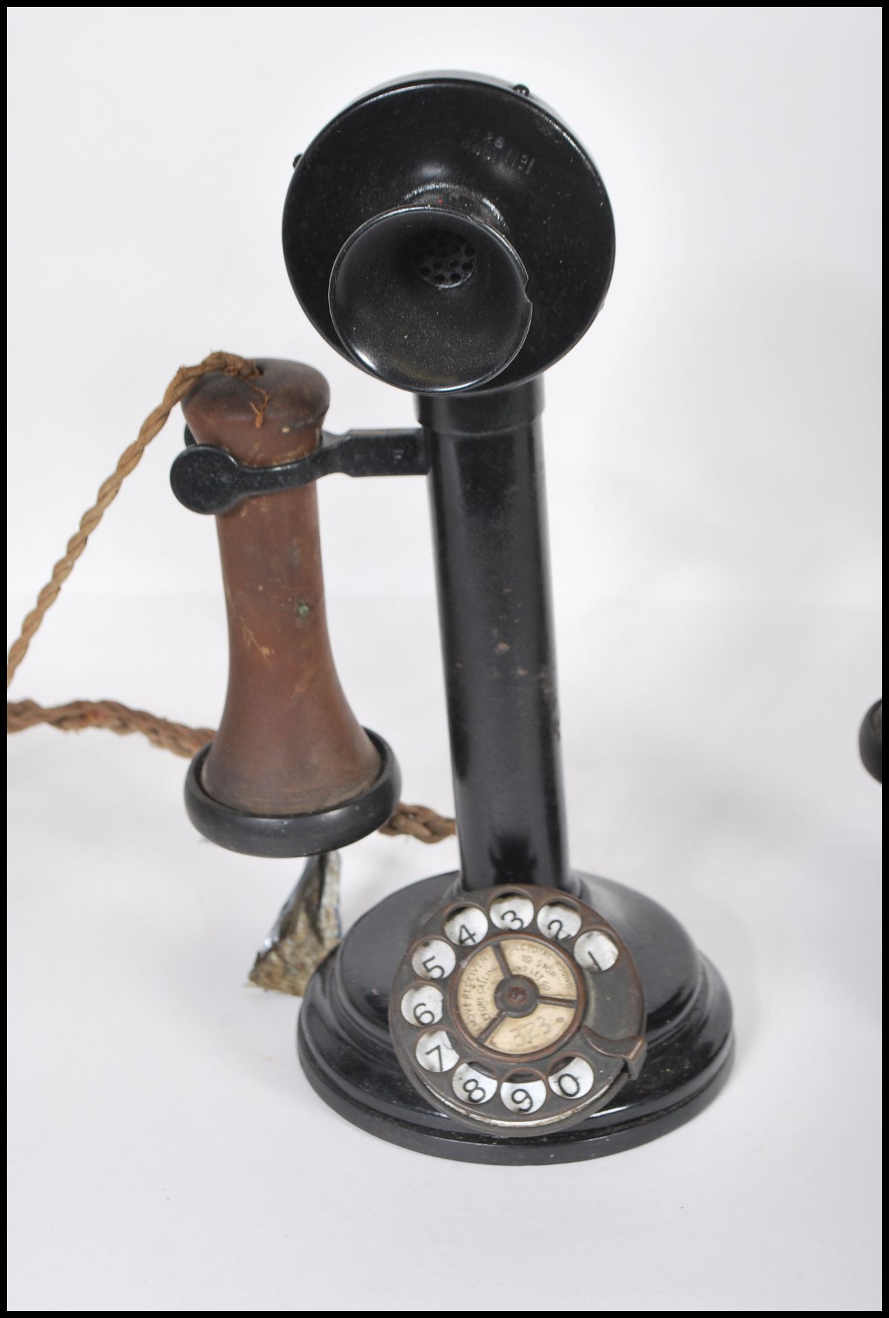 A pair of early 20th Century vintage automatic stick telephones constructed from ebonised cast - Bild 2 aus 5