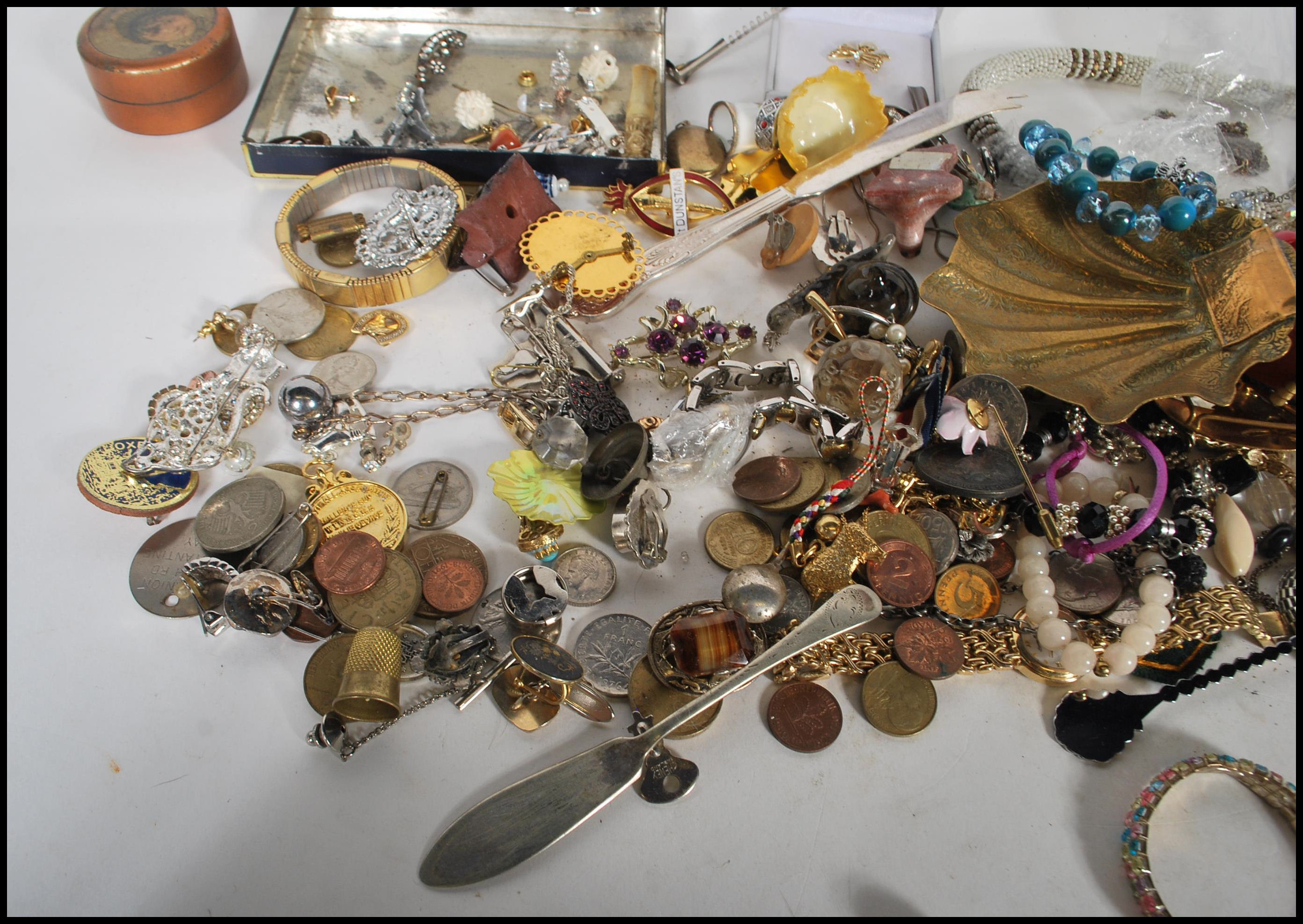 A collection of vintage costume jewellery to include a pair of stamped 925 silver earrings set - Image 2 of 7