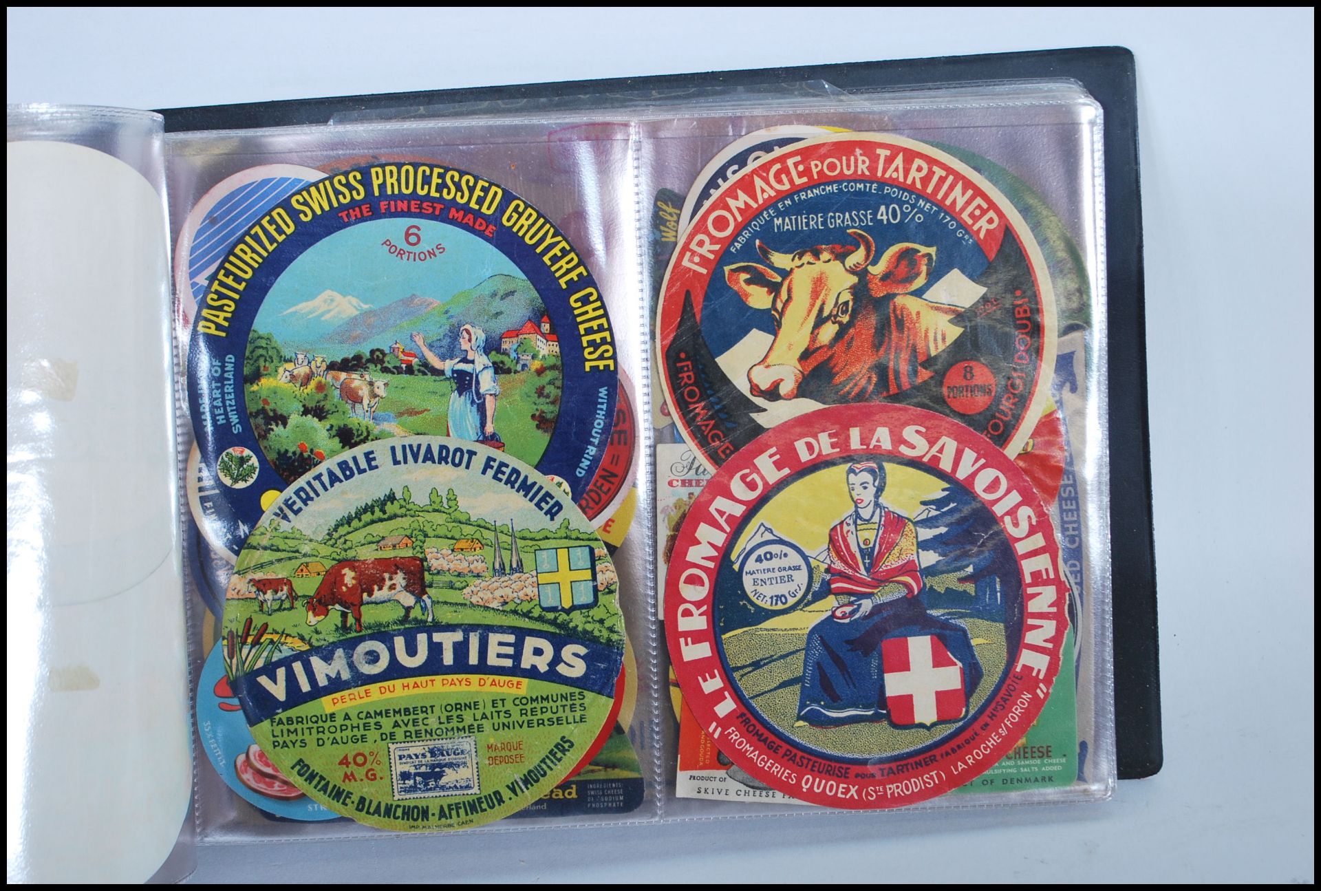 A vast collection of vintage 20th Century Cheese Labels from across Europe and England to include - Bild 15 aus 17