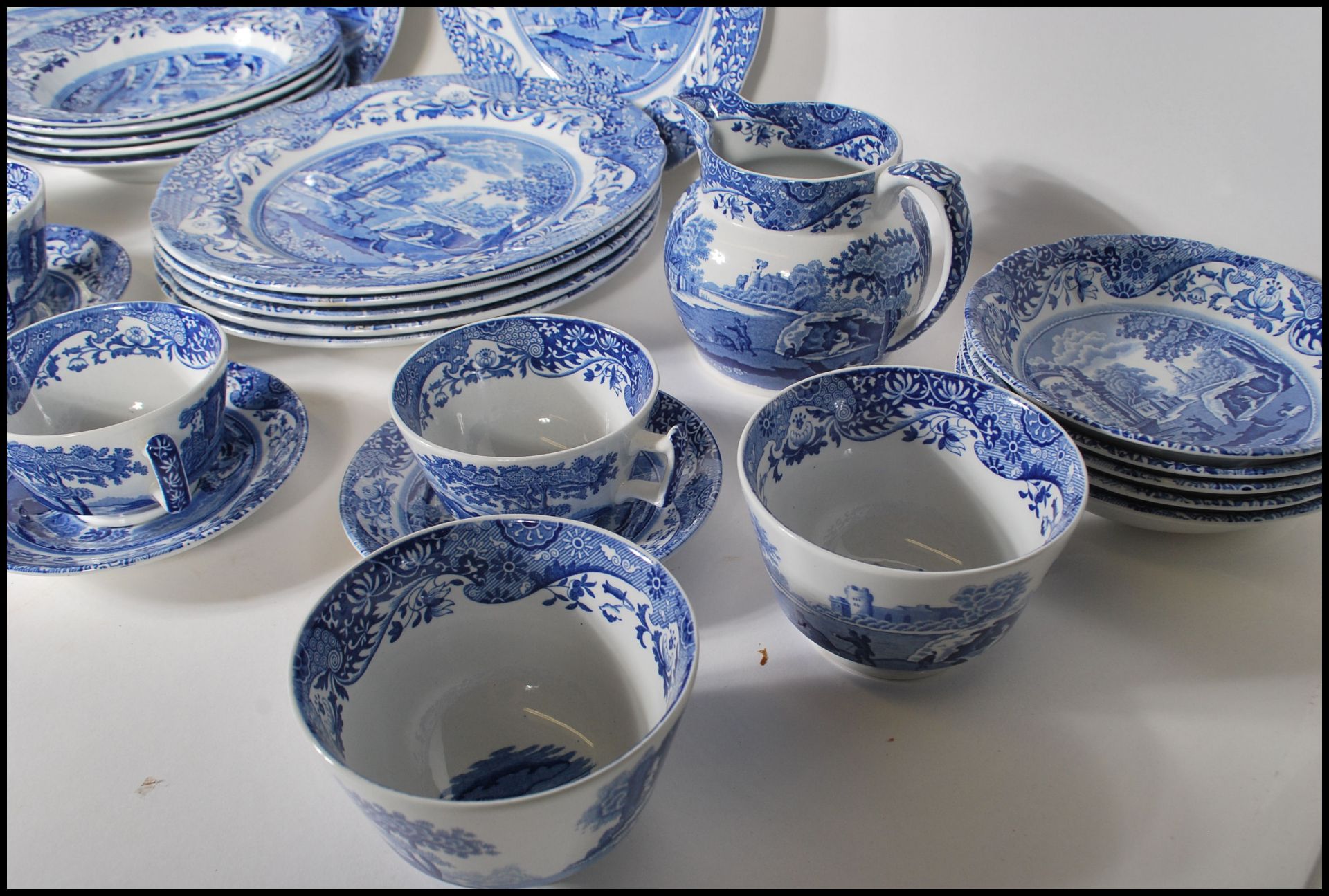 A quantity of 20th Century blue and white printed Spode Italian pattern china wares comprising of - Bild 5 aus 9