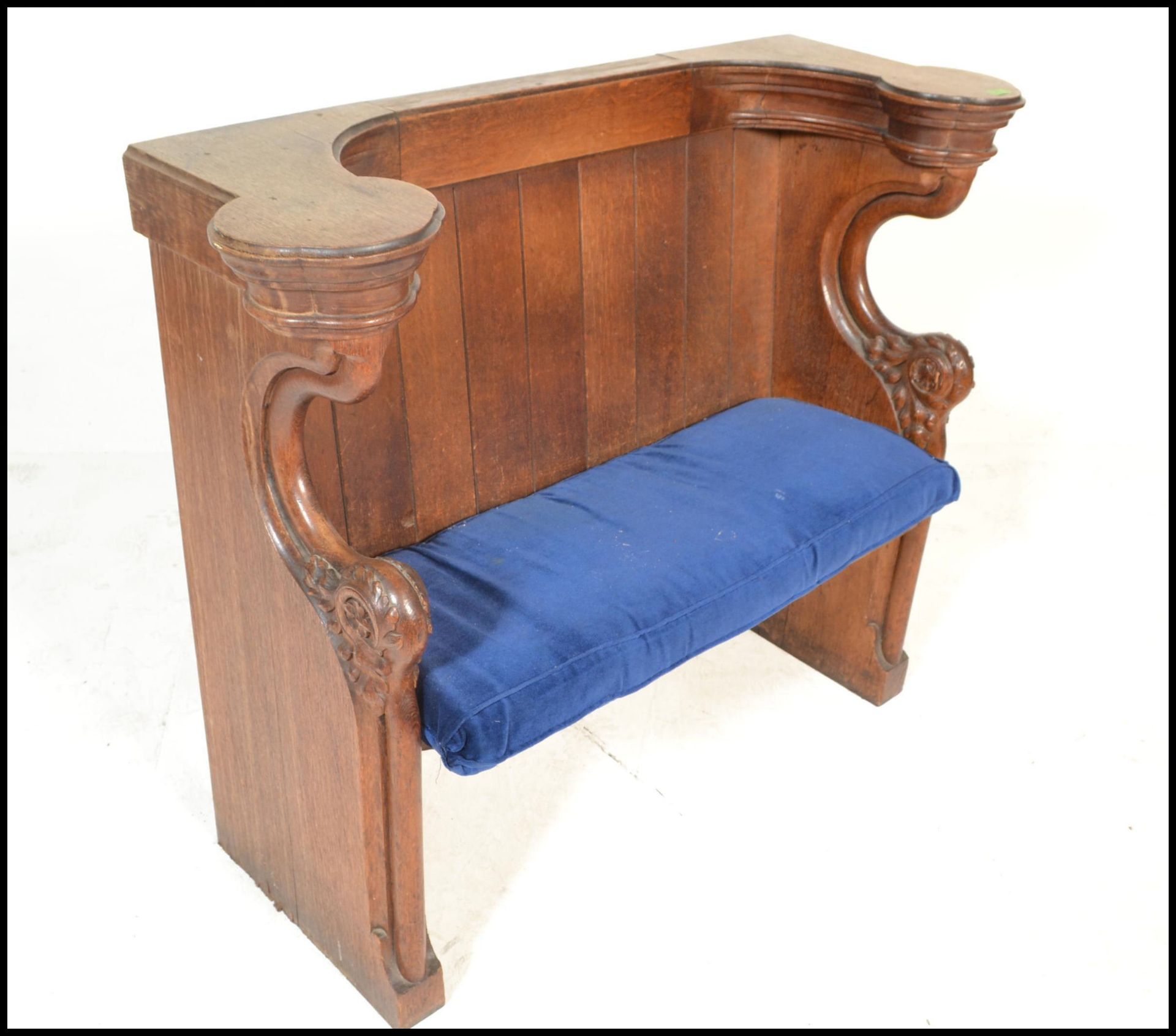 A 19th Century Victorian Gothic revival ecclesiastical church  oak pew, panel back over solid seat - Bild 2 aus 10